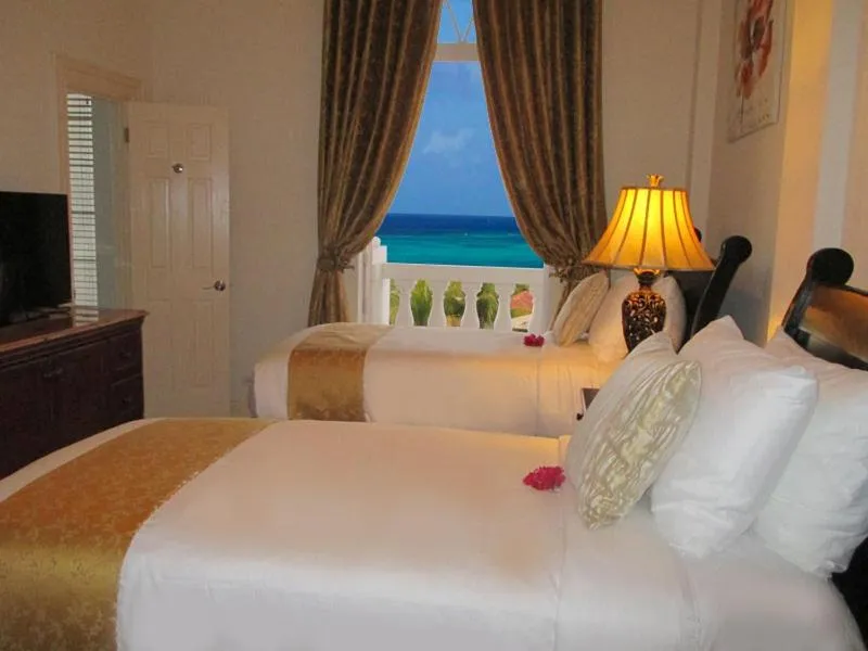 Bed in Ocean West Boutique Hotel