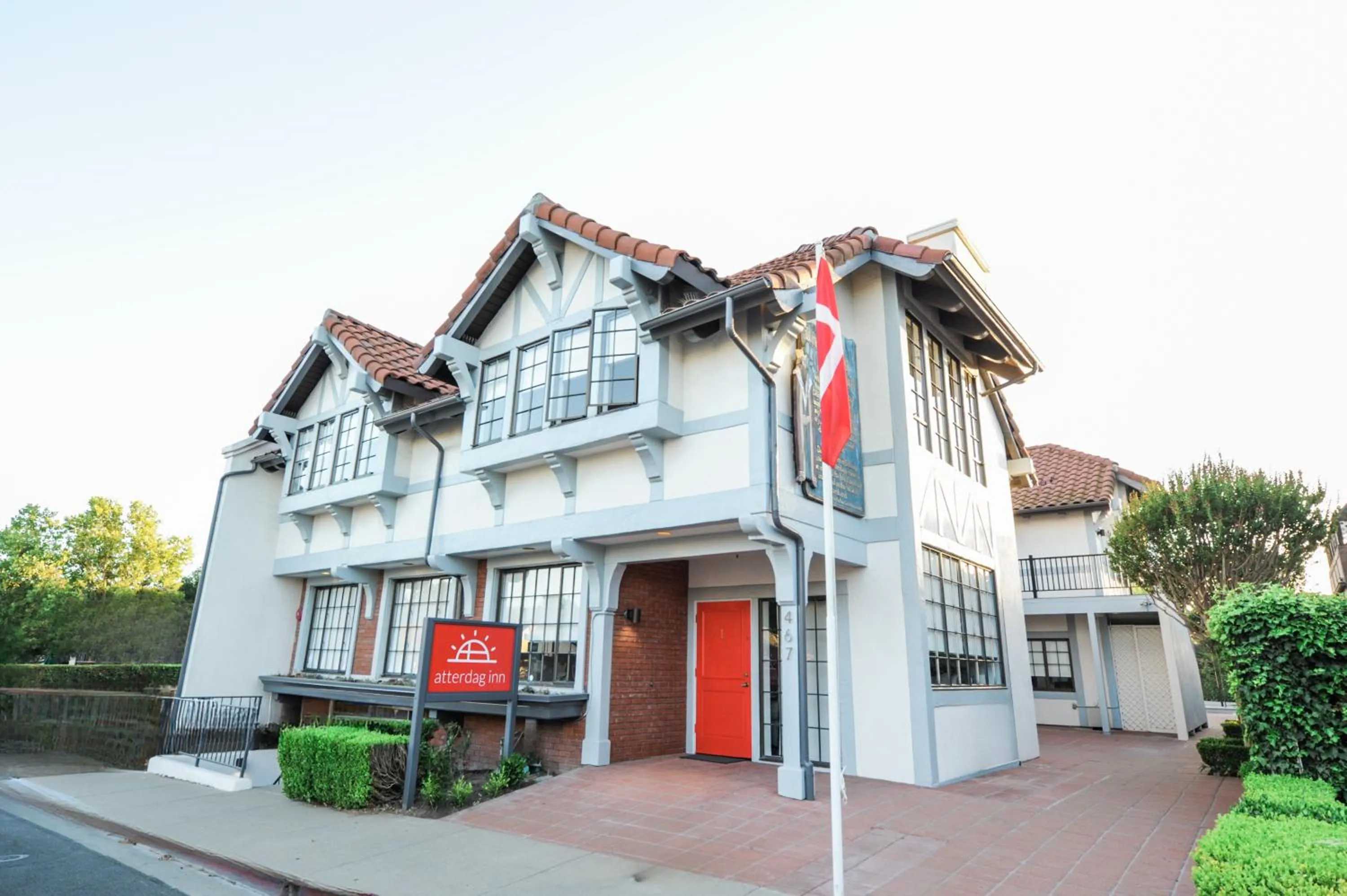 Property building in Atterdag Inn