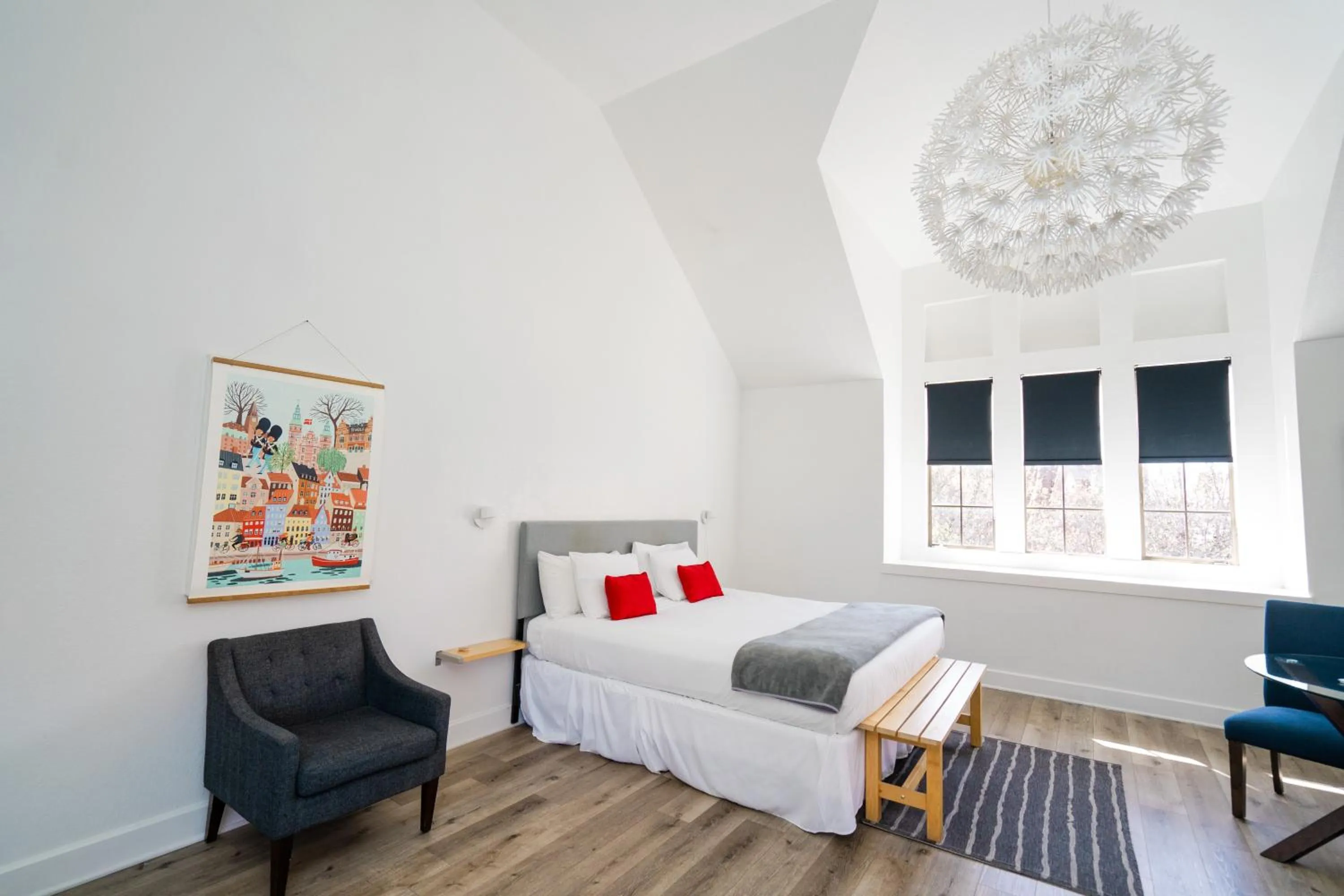 Bedroom, Bed in Atterdag Inn