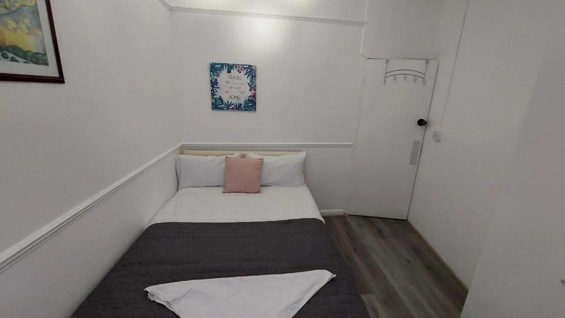 Bed in Private Rooms Sleeps 7 with Wi-Fi