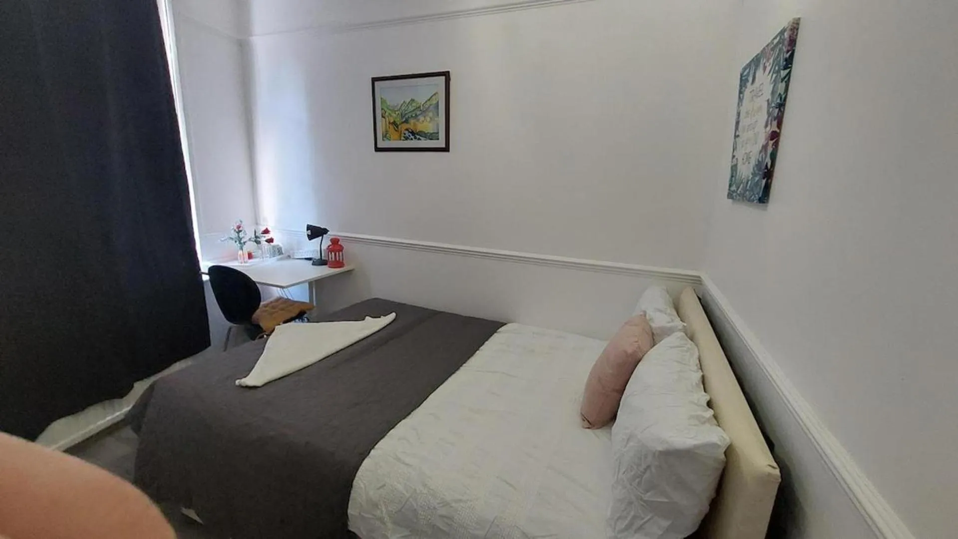 Bed in Private Rooms Sleeps 7 with Wi-Fi