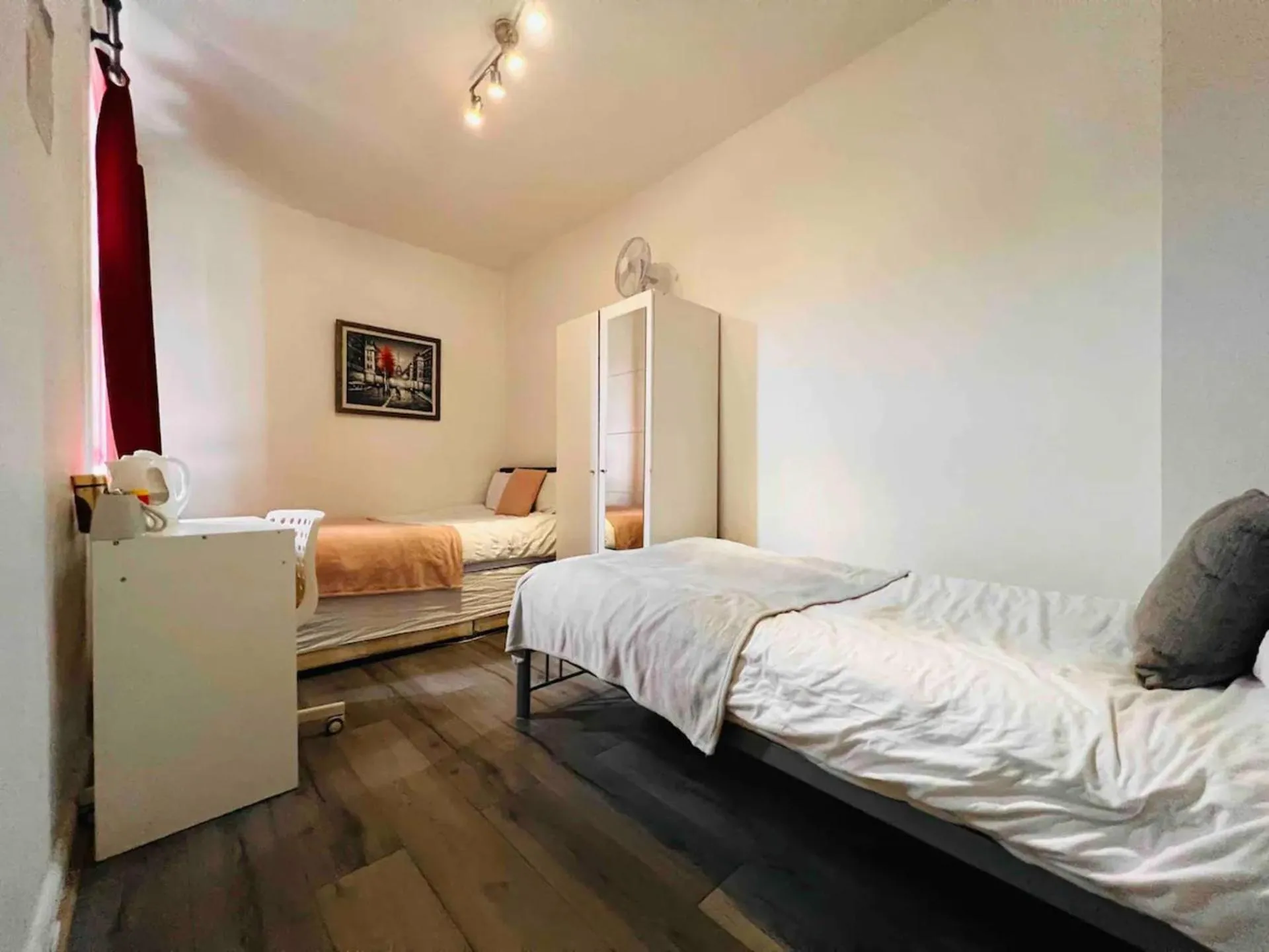 Bed in Private Rooms Sleeps 7 with Wi-Fi