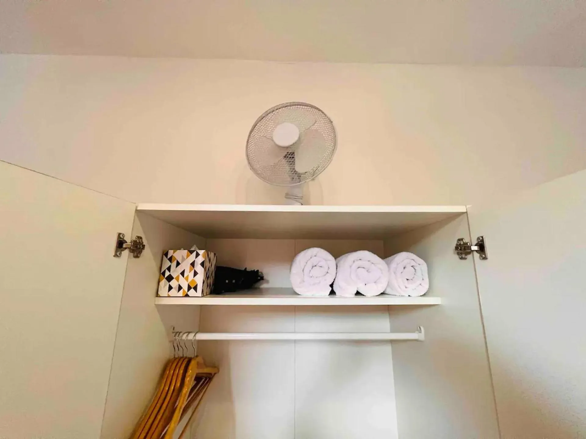 furniture in Private Rooms Sleeps 7 with Wi-Fi