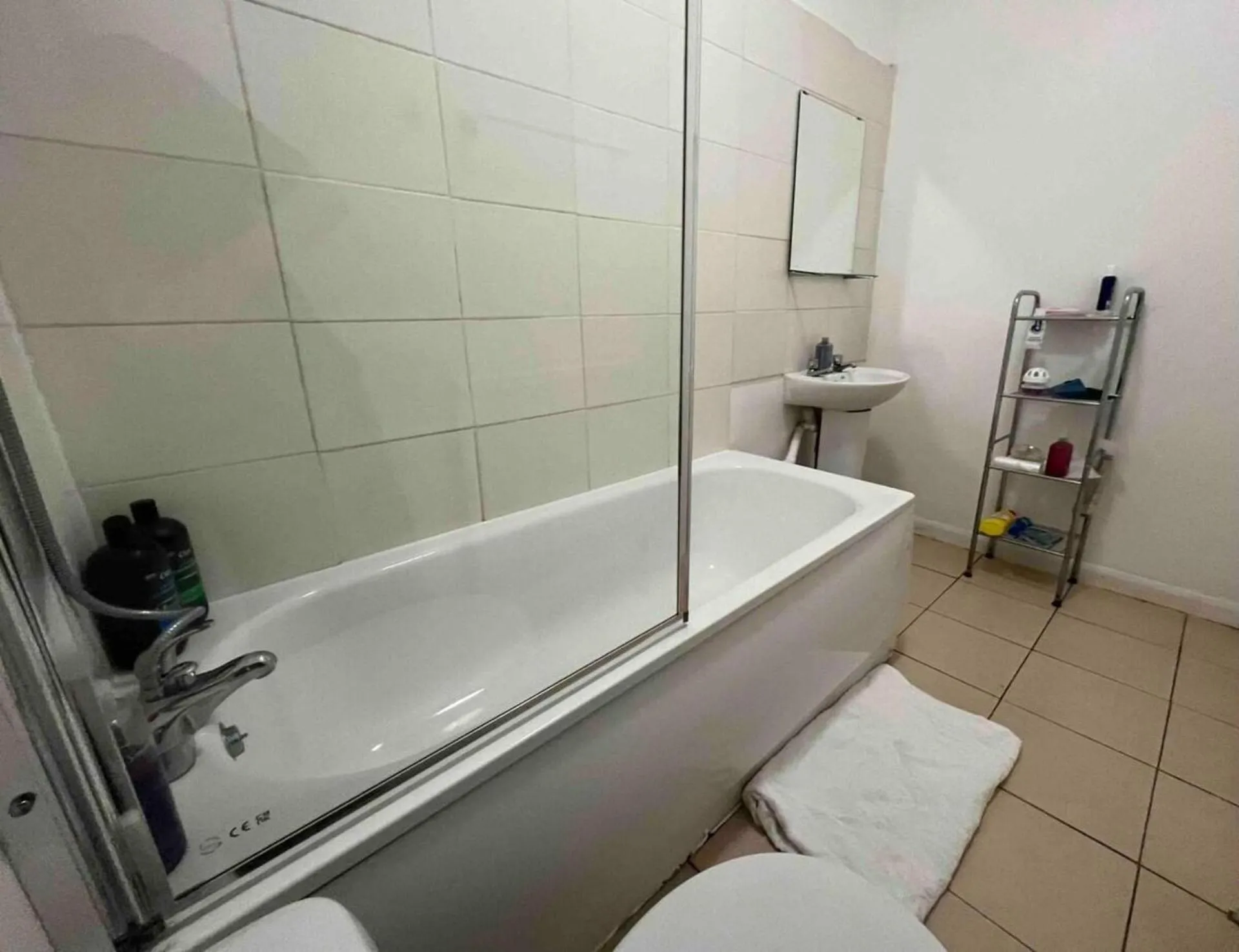 Shower in Private Rooms Sleeps 7 with Wi-Fi