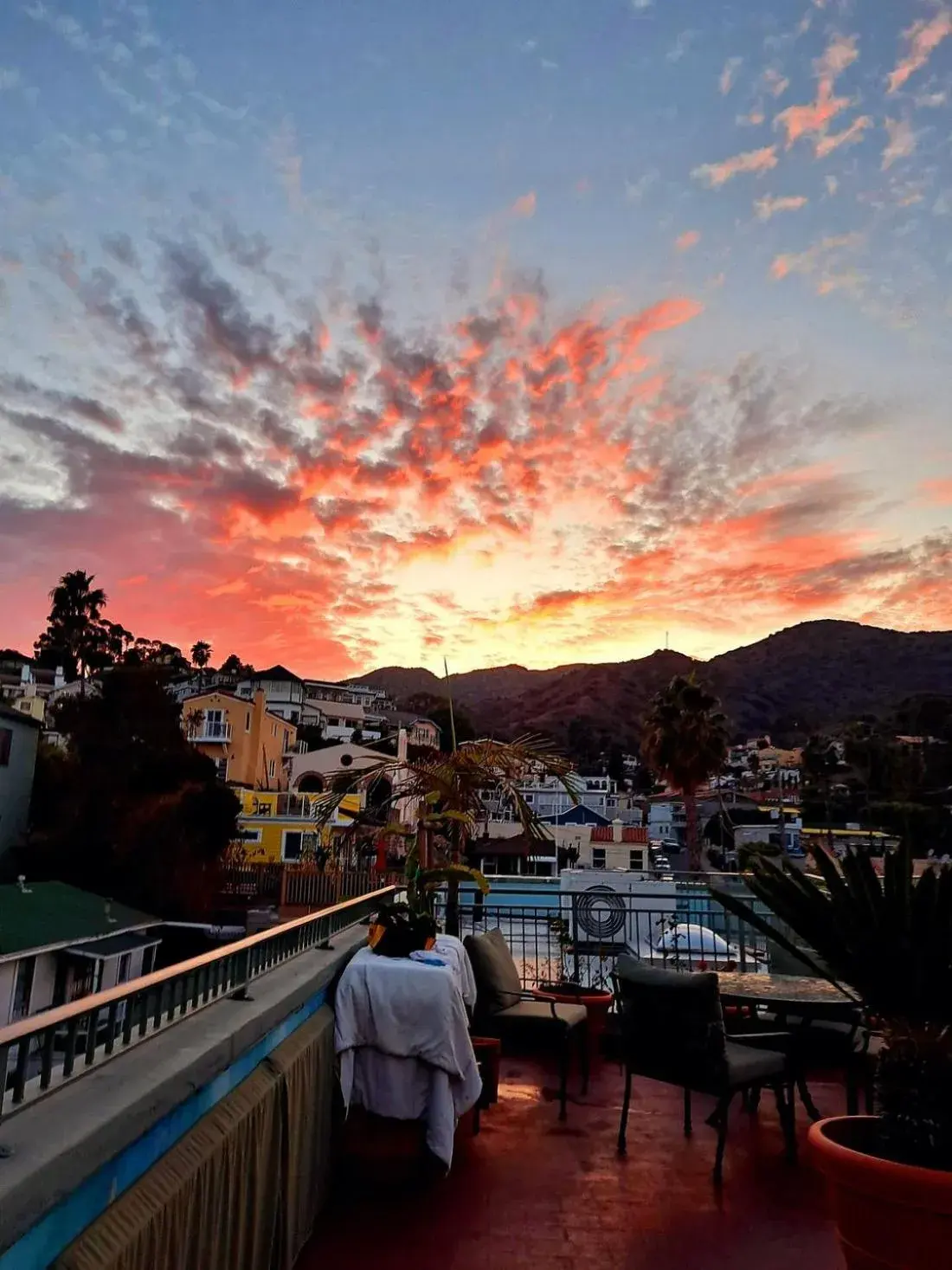 Winter, Sunrise/Sunset in The Avalon Hotel in Catalina Island