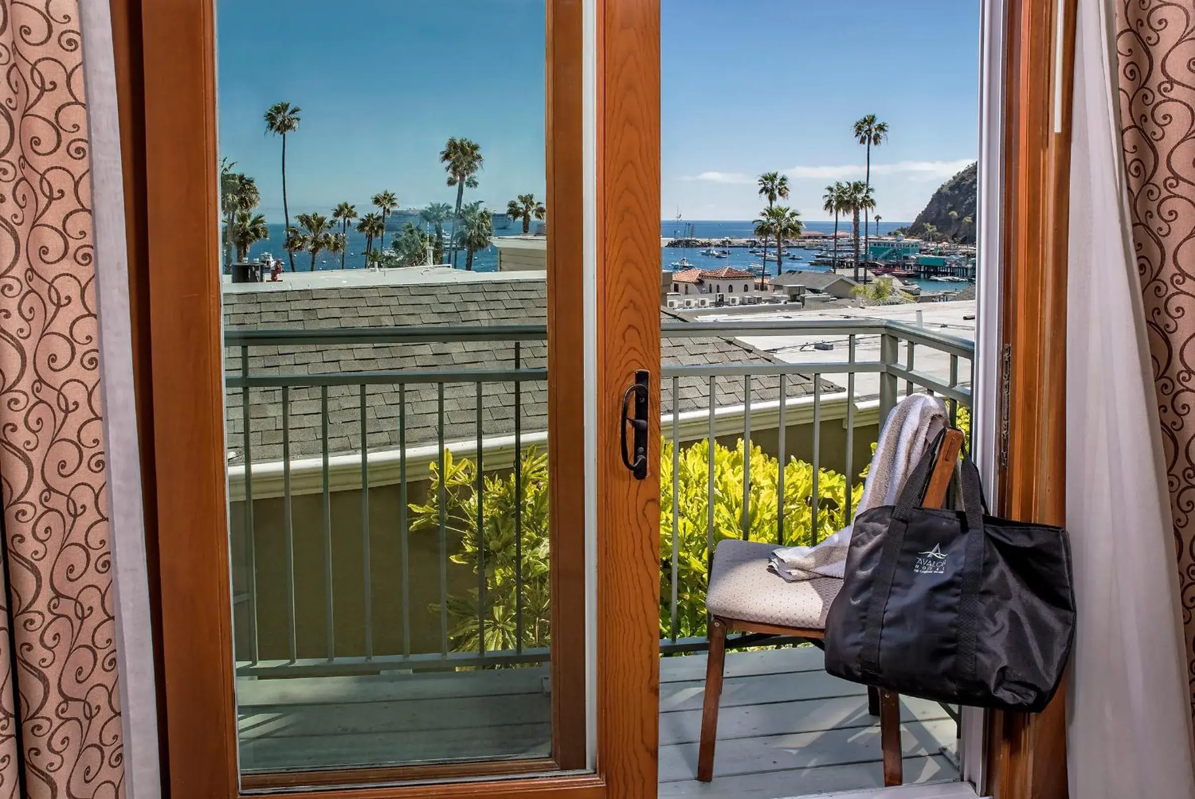 Shower in The Avalon Hotel in Catalina Island