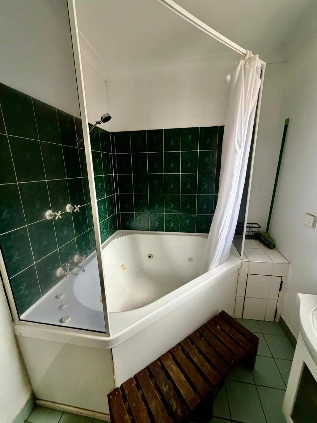 Bathroom in Townview Motel