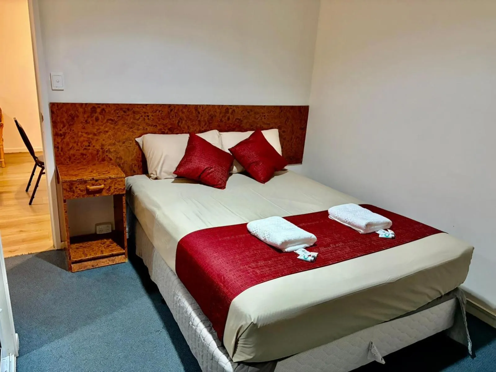 Bed in Townview Motel