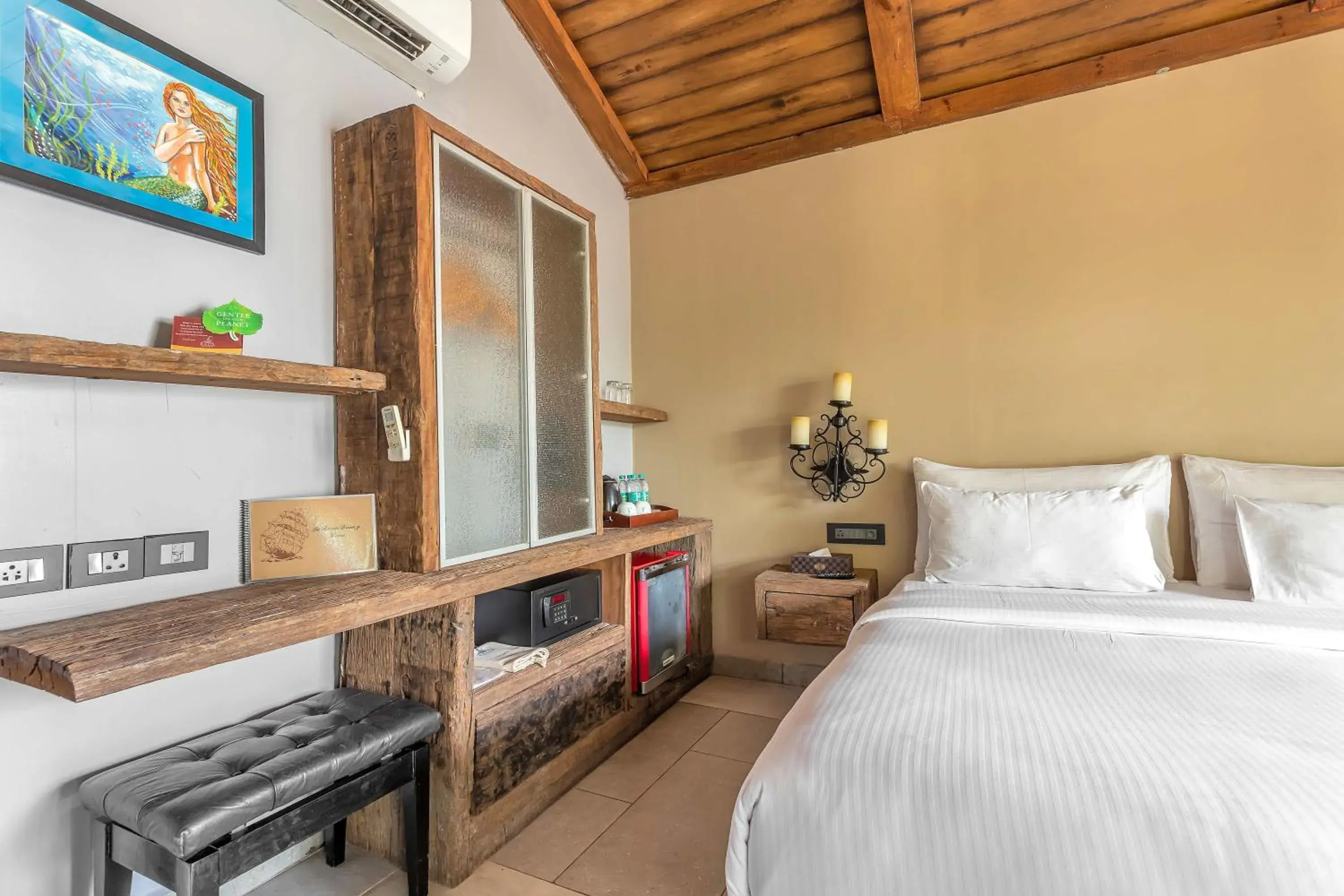 Bedroom, Bed in The Baga Beach Resort Bedroom, Bed in The Baga Beach Resort