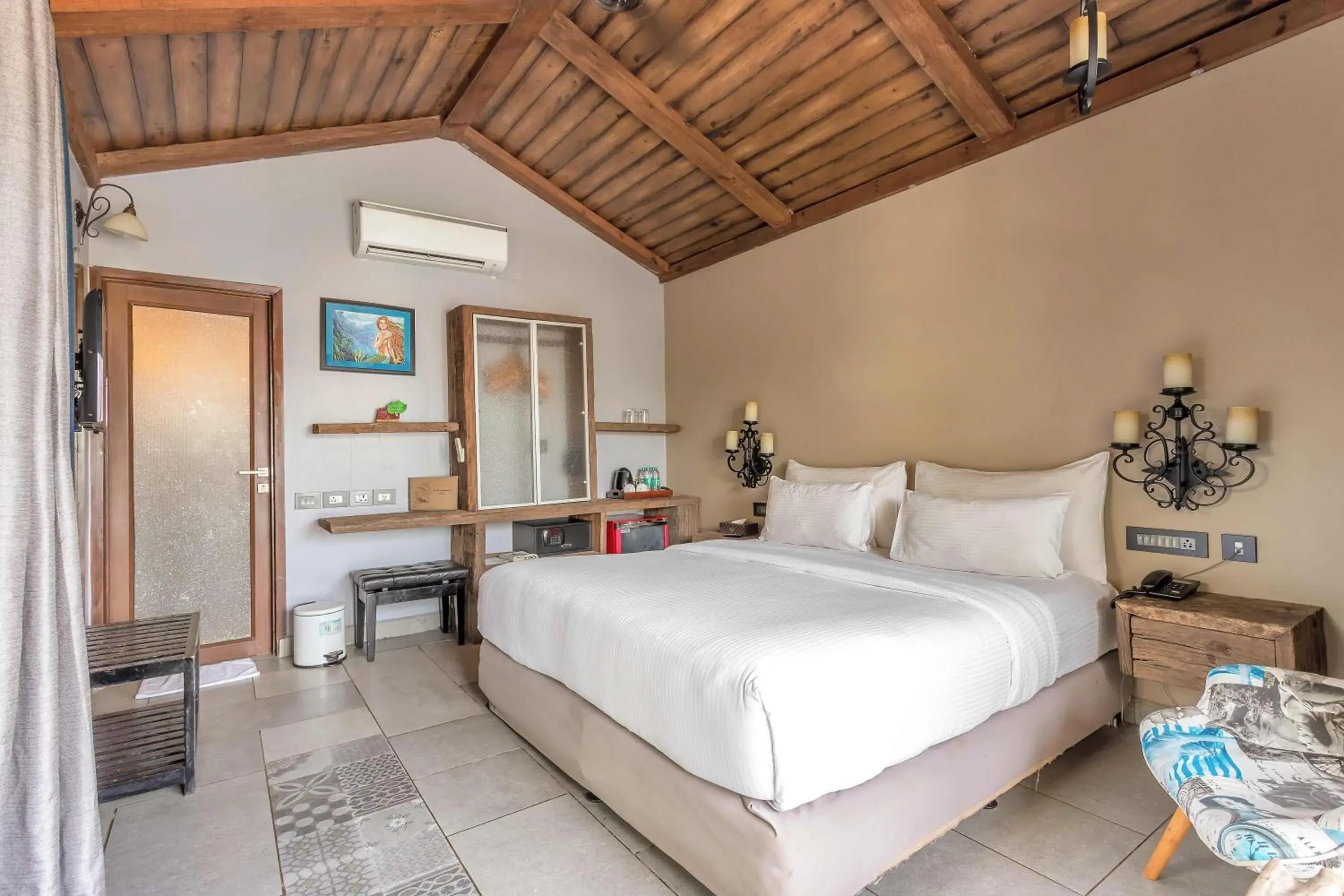 Bedroom, Bed in The Baga Beach Resort Bedroom, Bed in The Baga Beach Resort