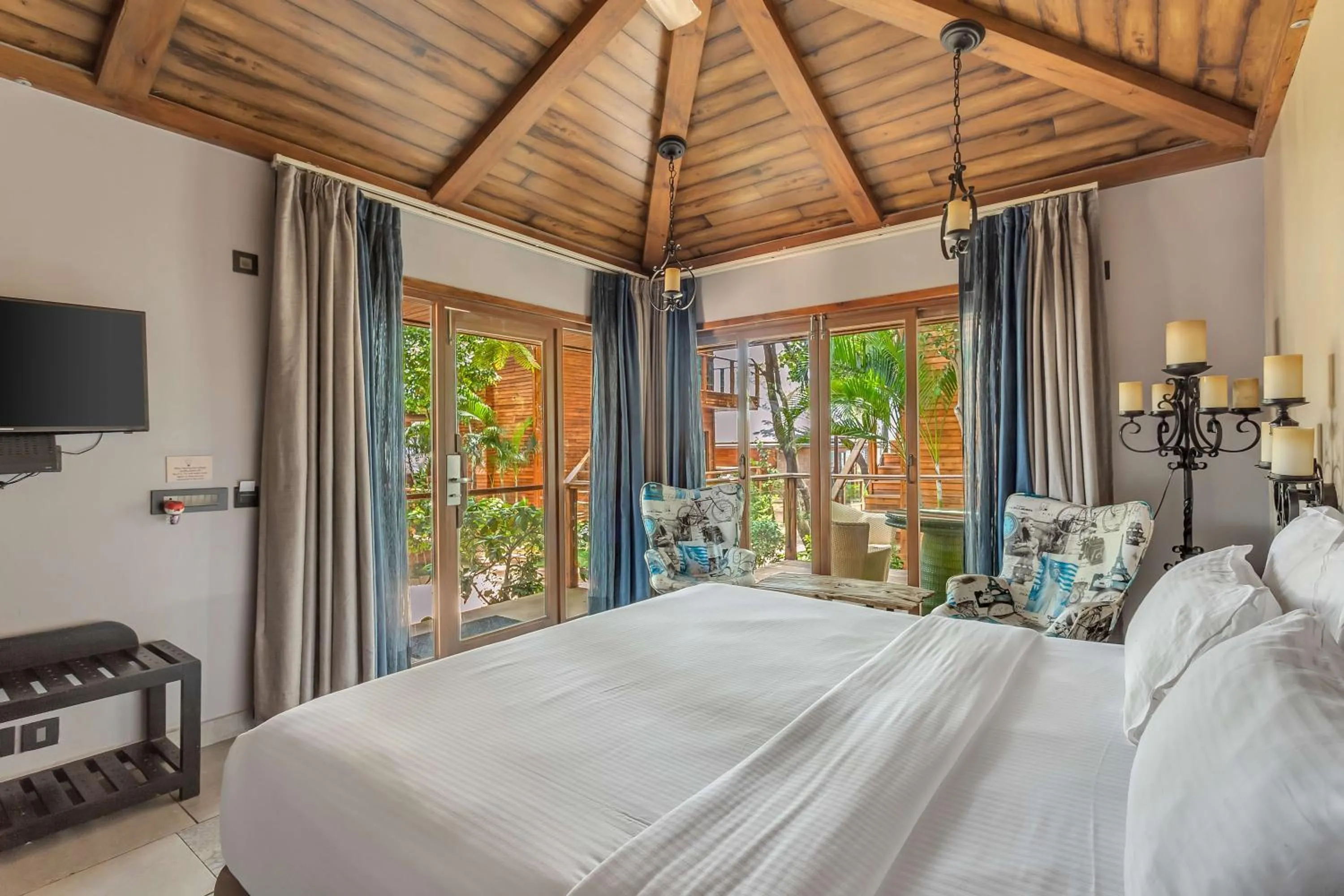 Bedroom, Bed in The Baga Beach Resort