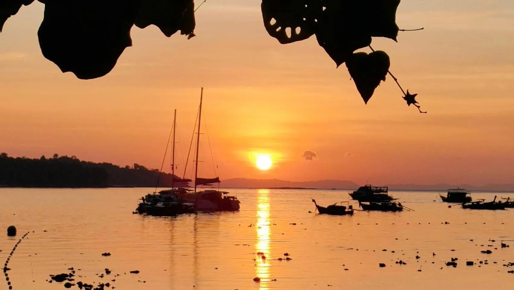 Sunset in Phi Phi Cliff Beach Resort