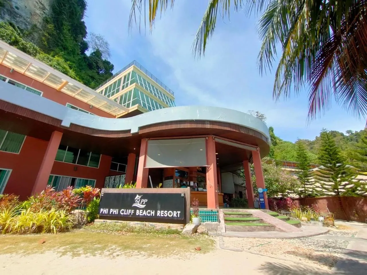Property building in Phi Phi Cliff Beach Resort