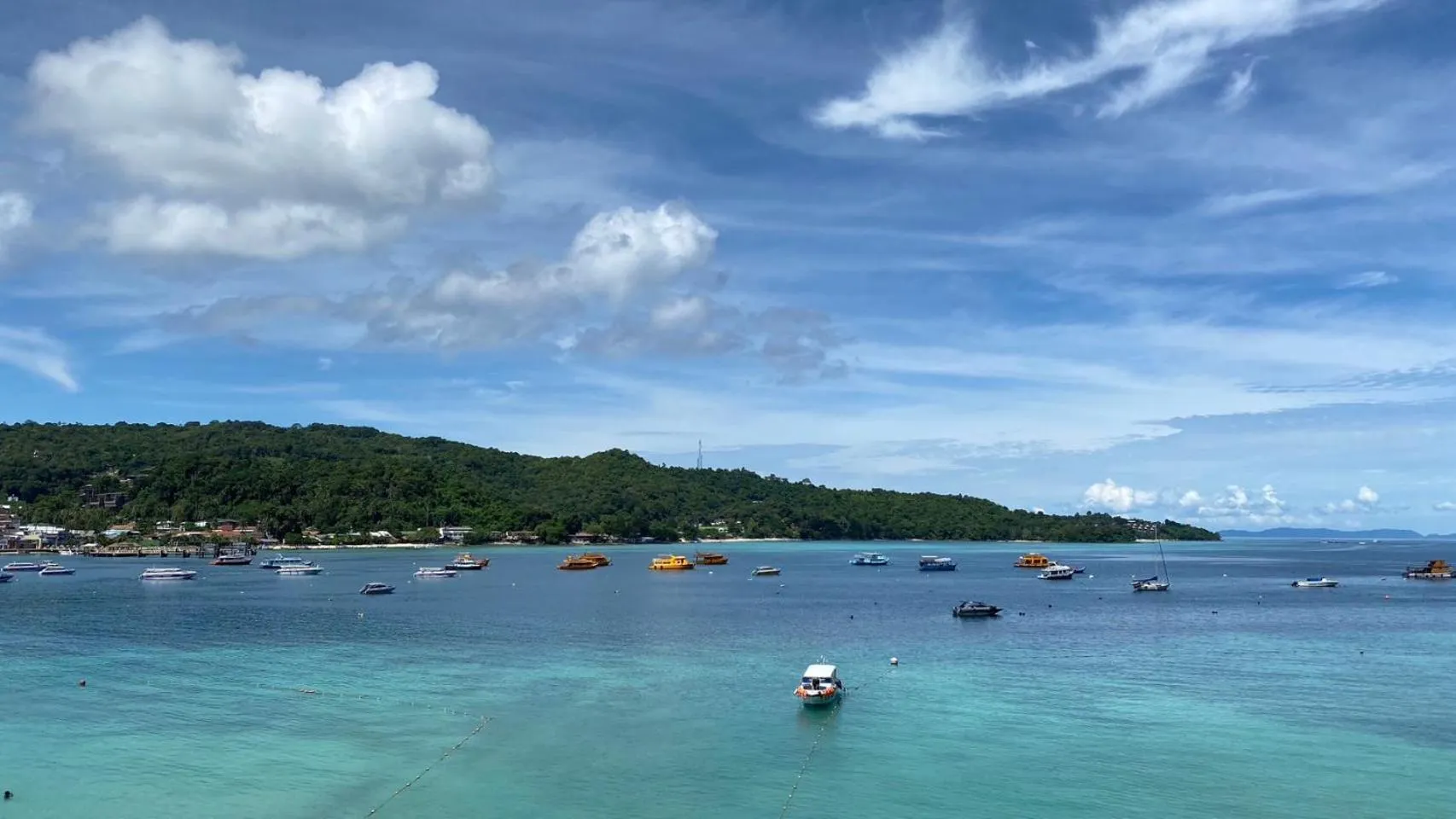 Beach in Phi Phi Cliff Beach Resort