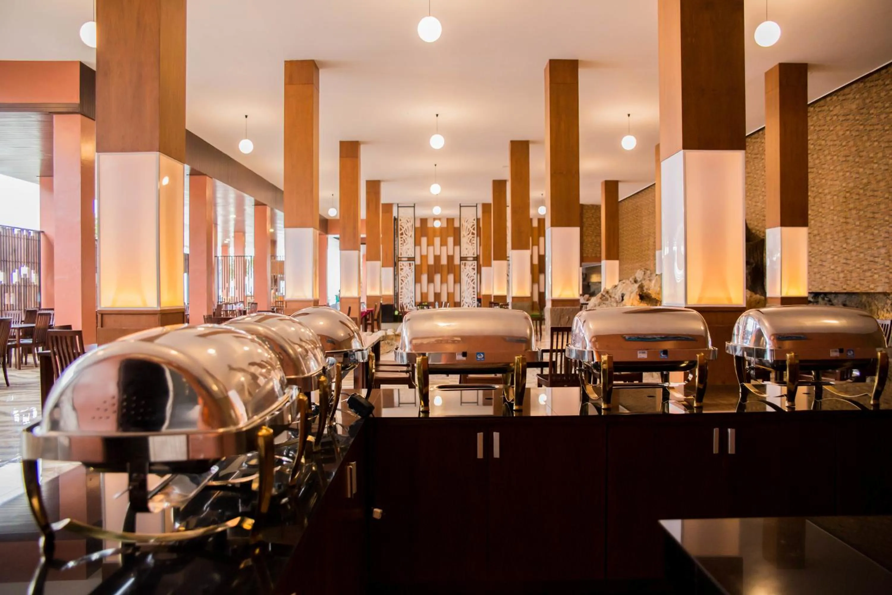 Restaurant/places to eat in Phi Phi Cliff Beach Resort