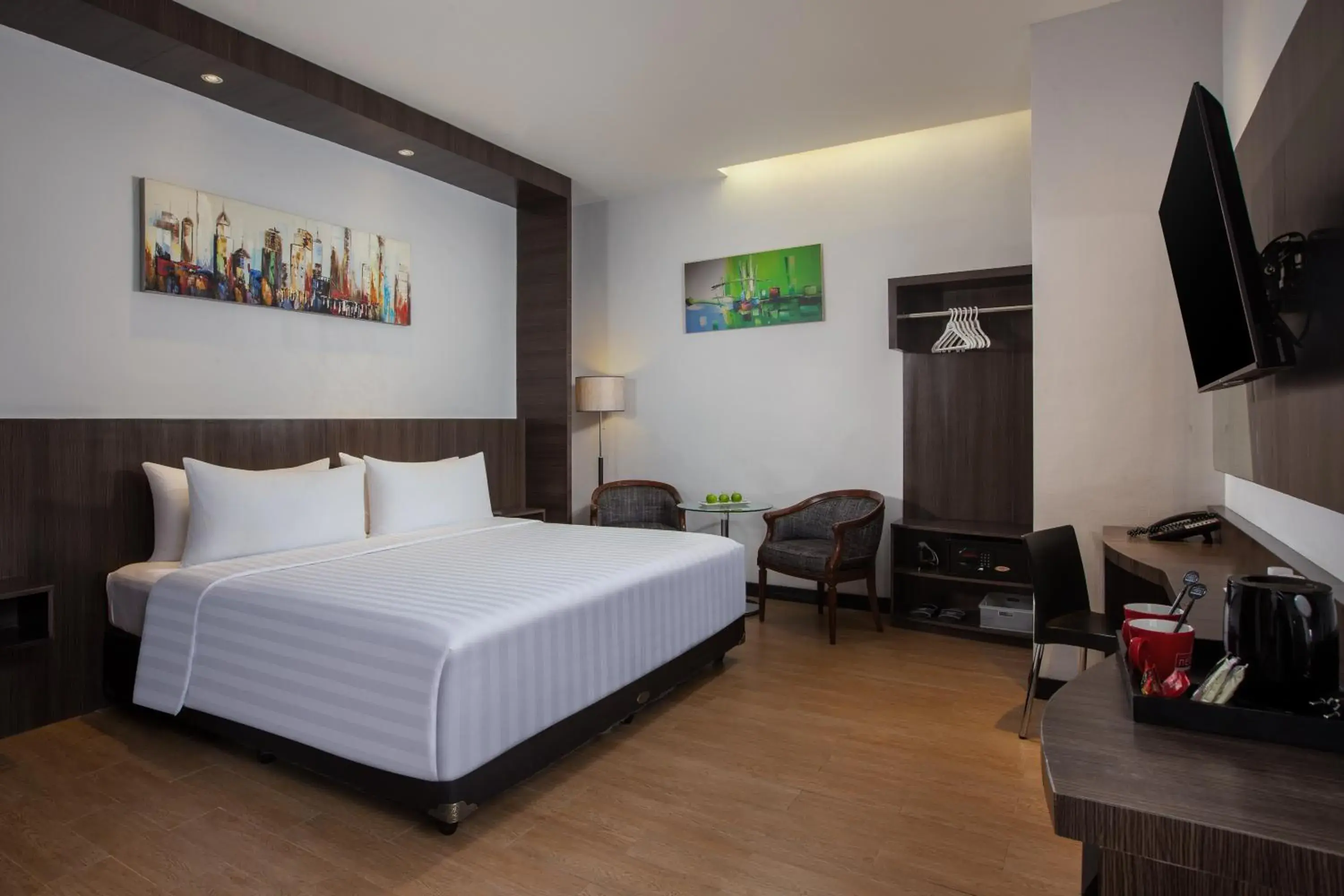 Bedroom, Bed in Neo Dipatiukur Bandung by ASTON Bedroom, Bed in Neo Dipatiukur Bandung by ASTON