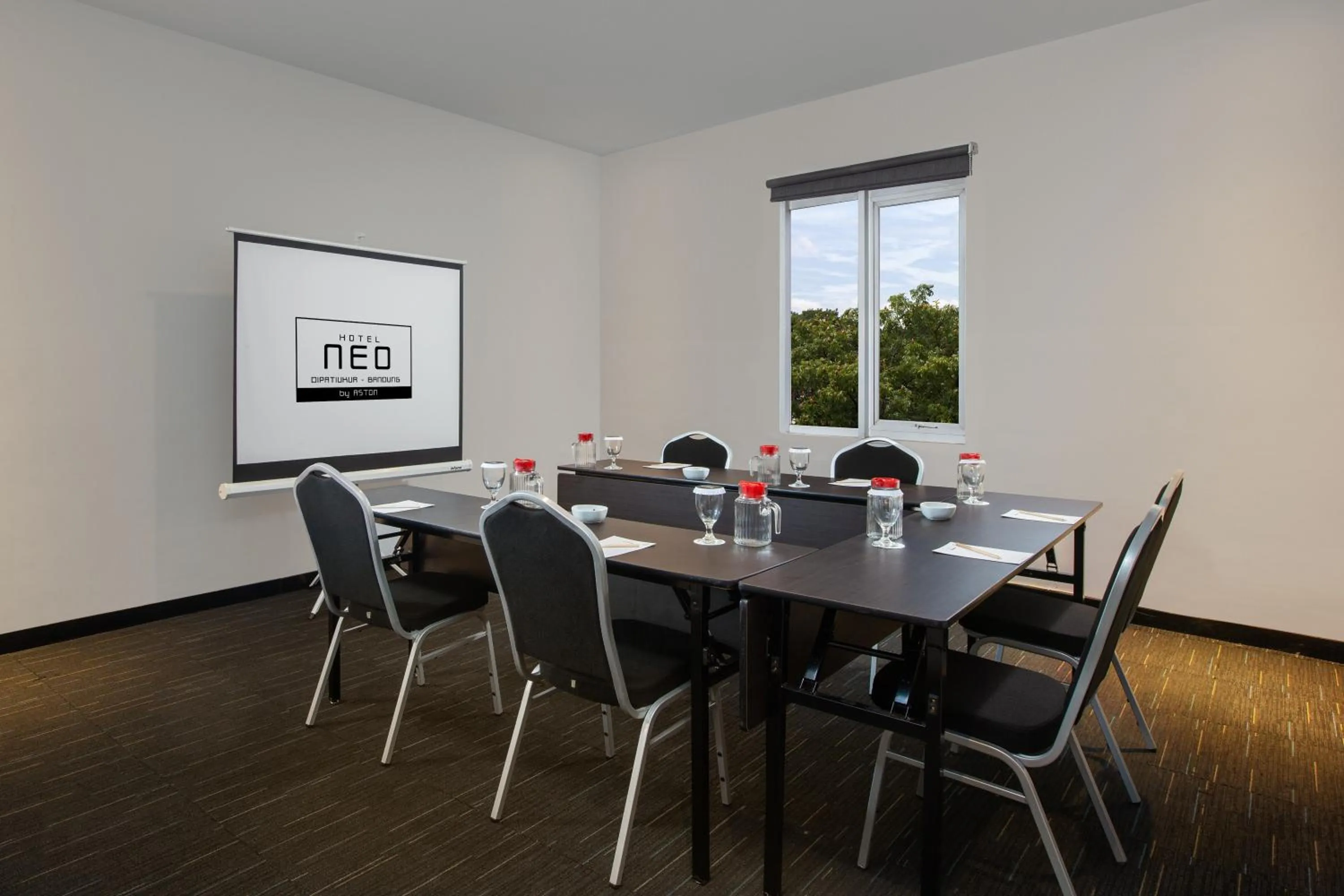 Meeting/conference room in Neo Dipatiukur Bandung by ASTON