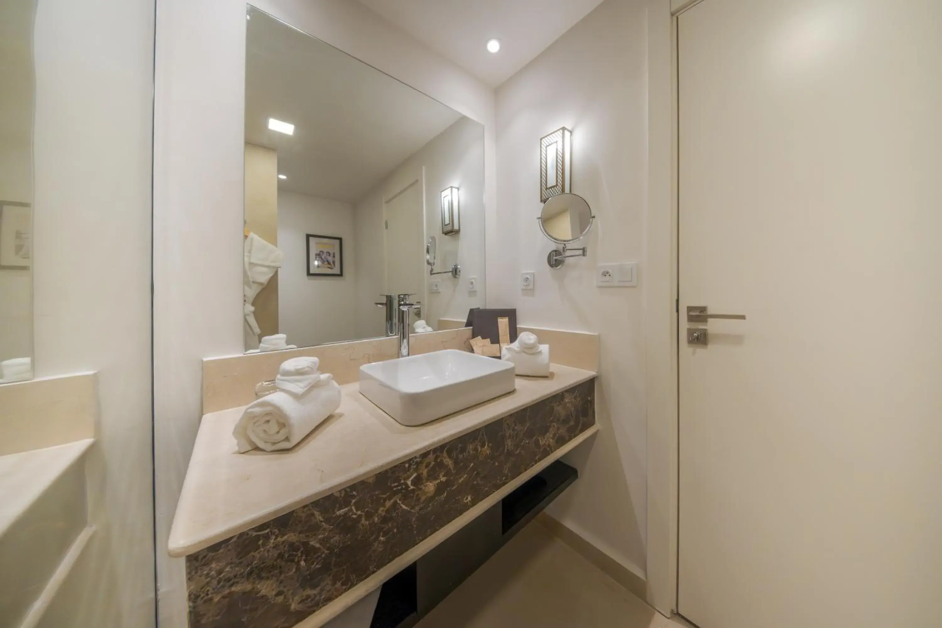 Twin Room with City View in Amanar Hôtel & Spa Ouarzazate Twin Room with City View in Amanar Hôtel & Spa Ouarzazate