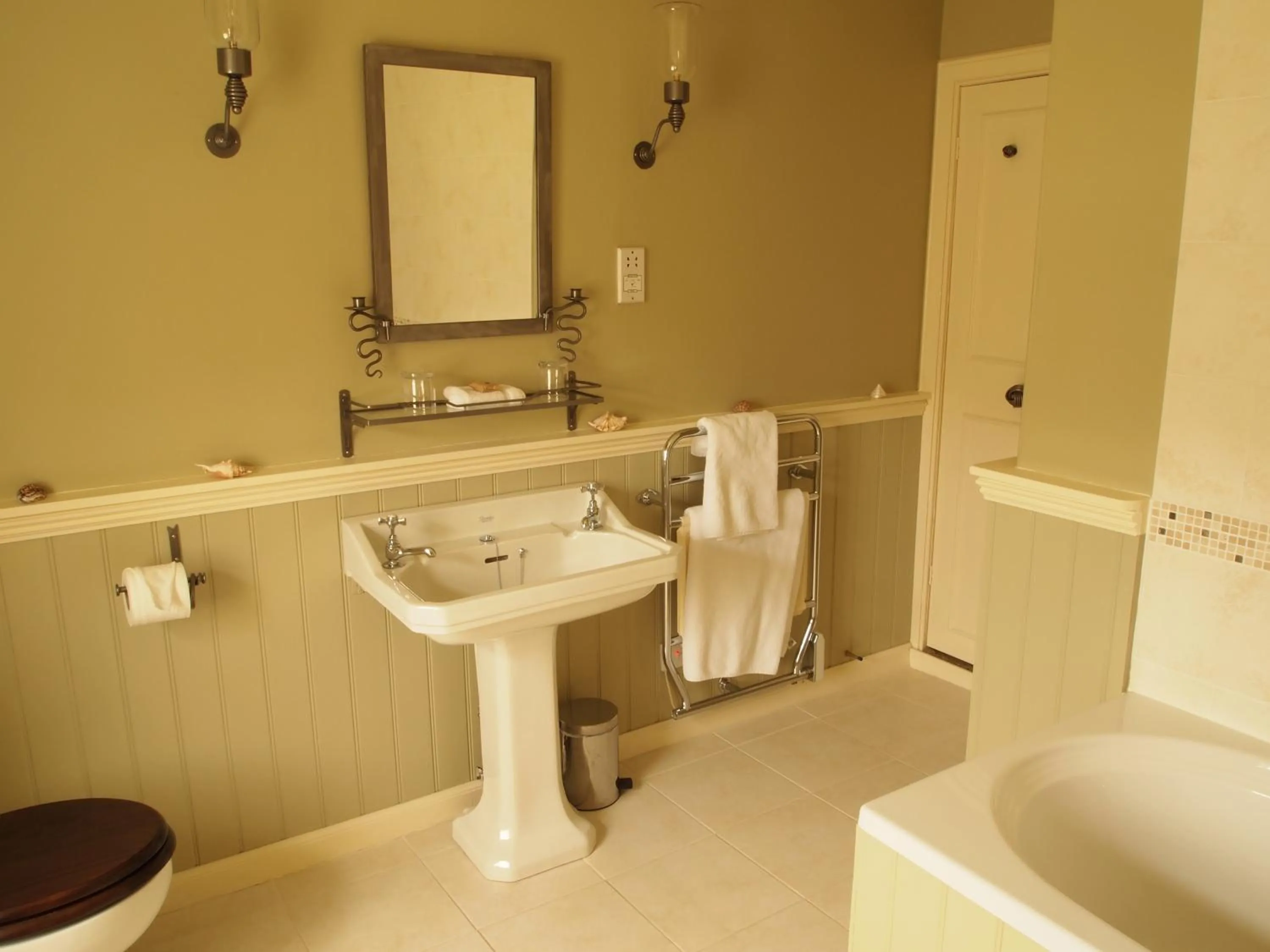 Toilet in Knockinaam Lodge
