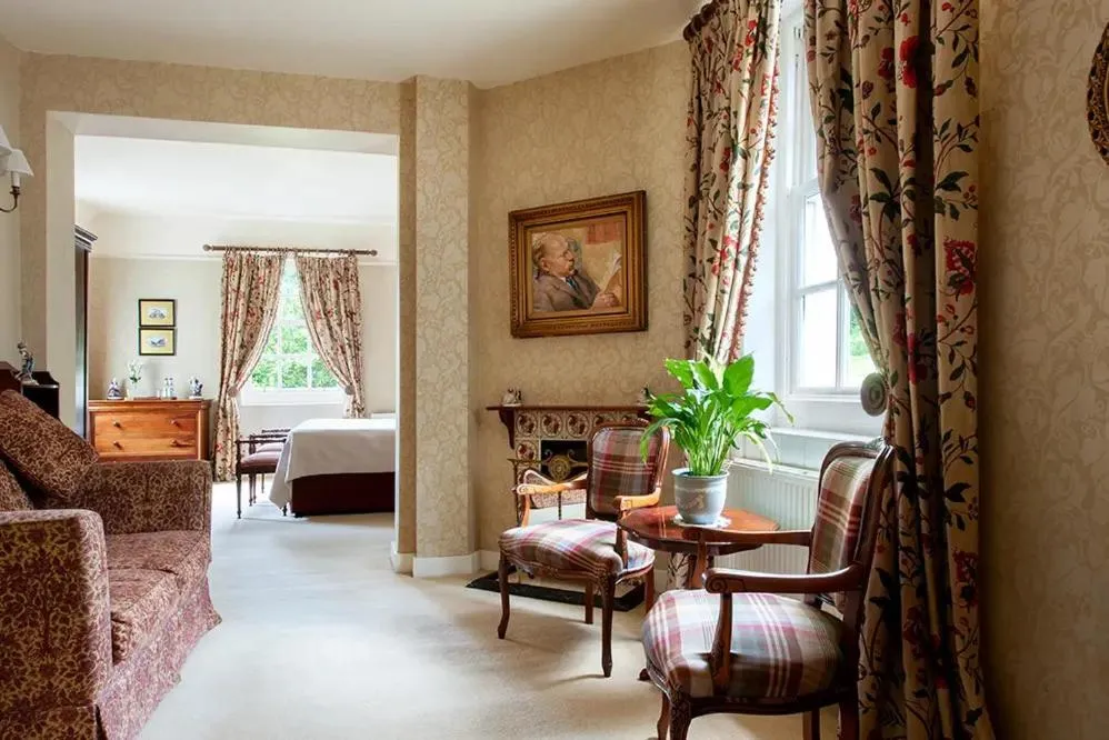 Photo of the whole room, Bed in Knockinaam Lodge