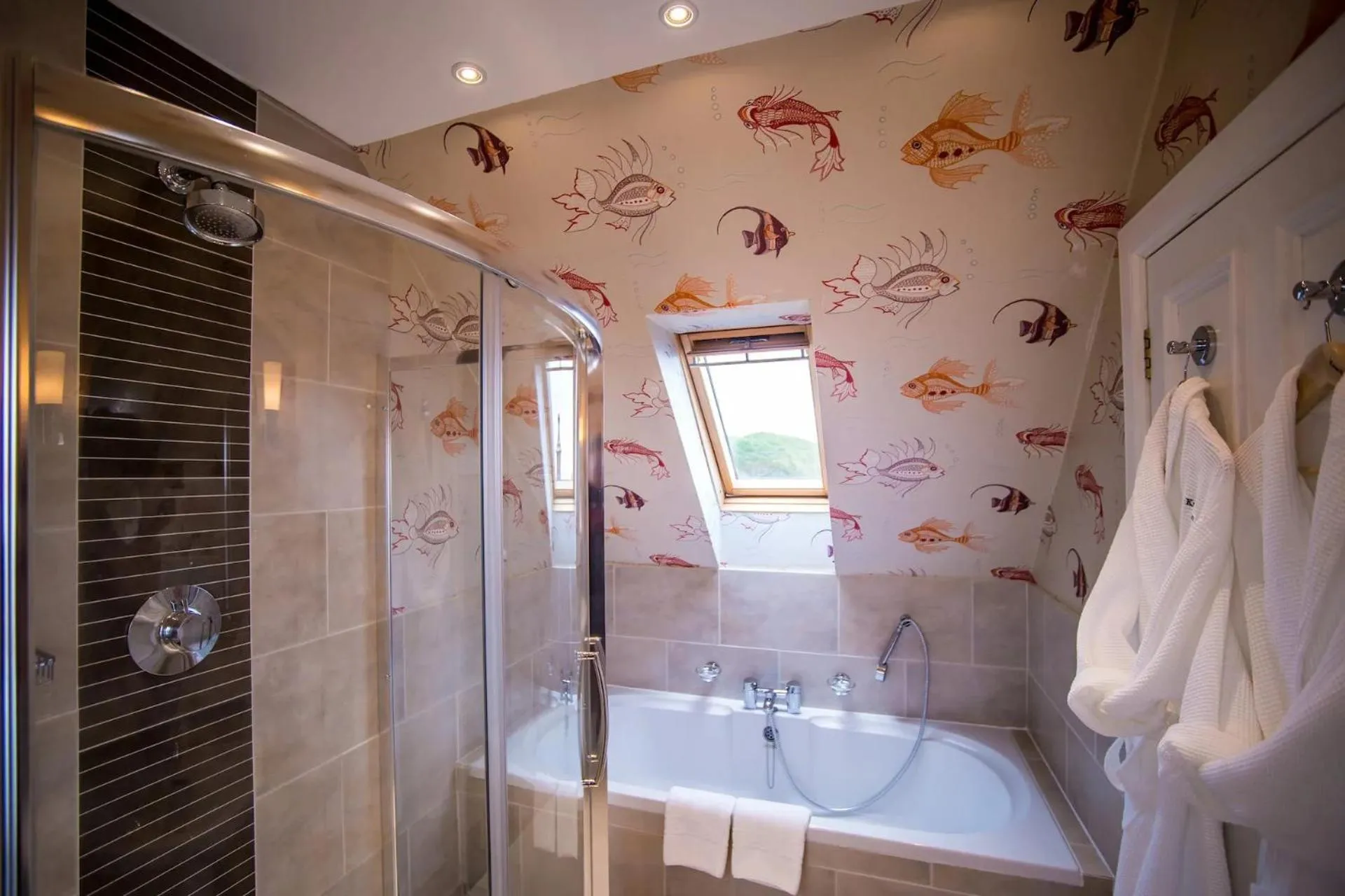 Shower in Knockinaam Lodge
