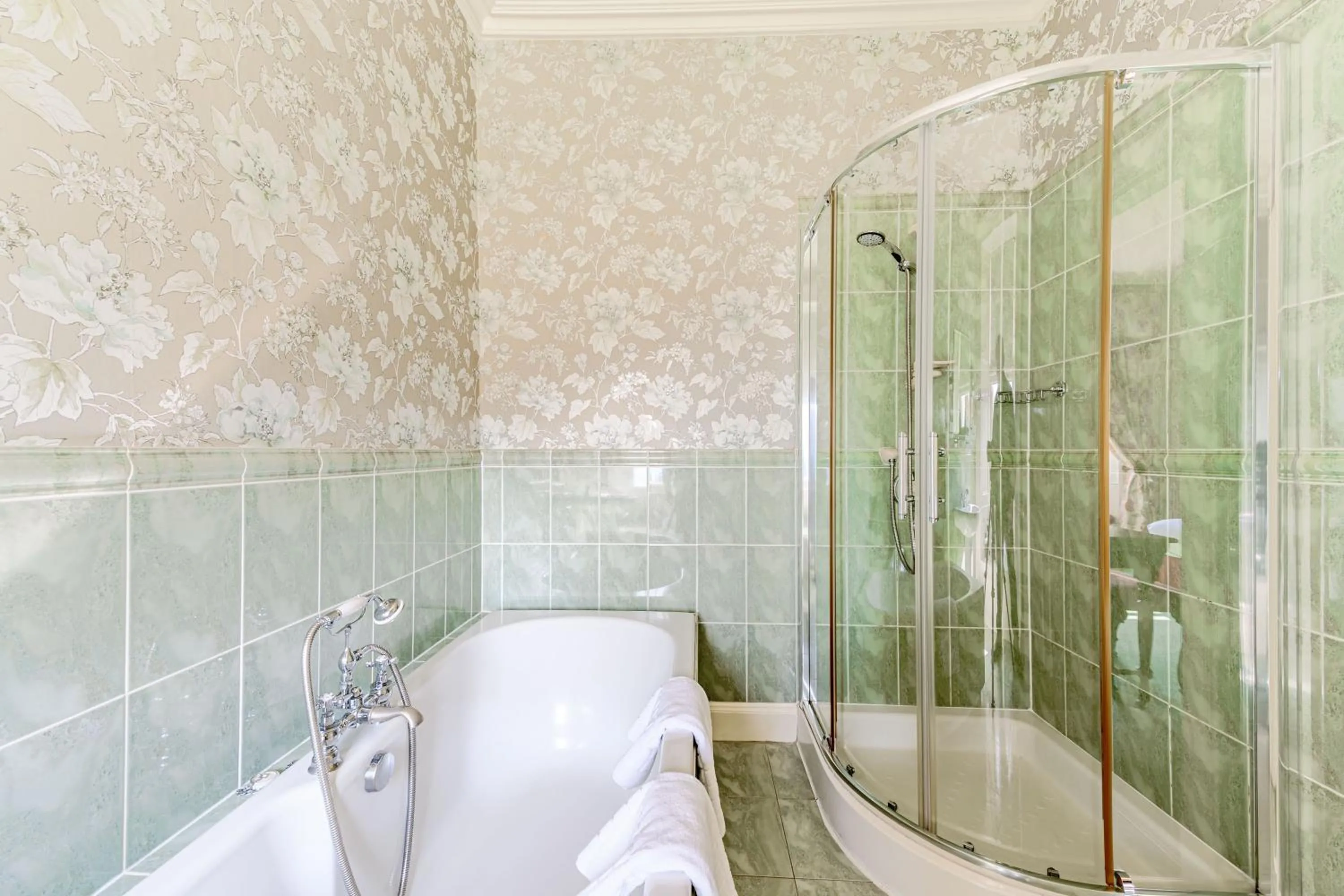 Bathroom in Knockinaam Lodge