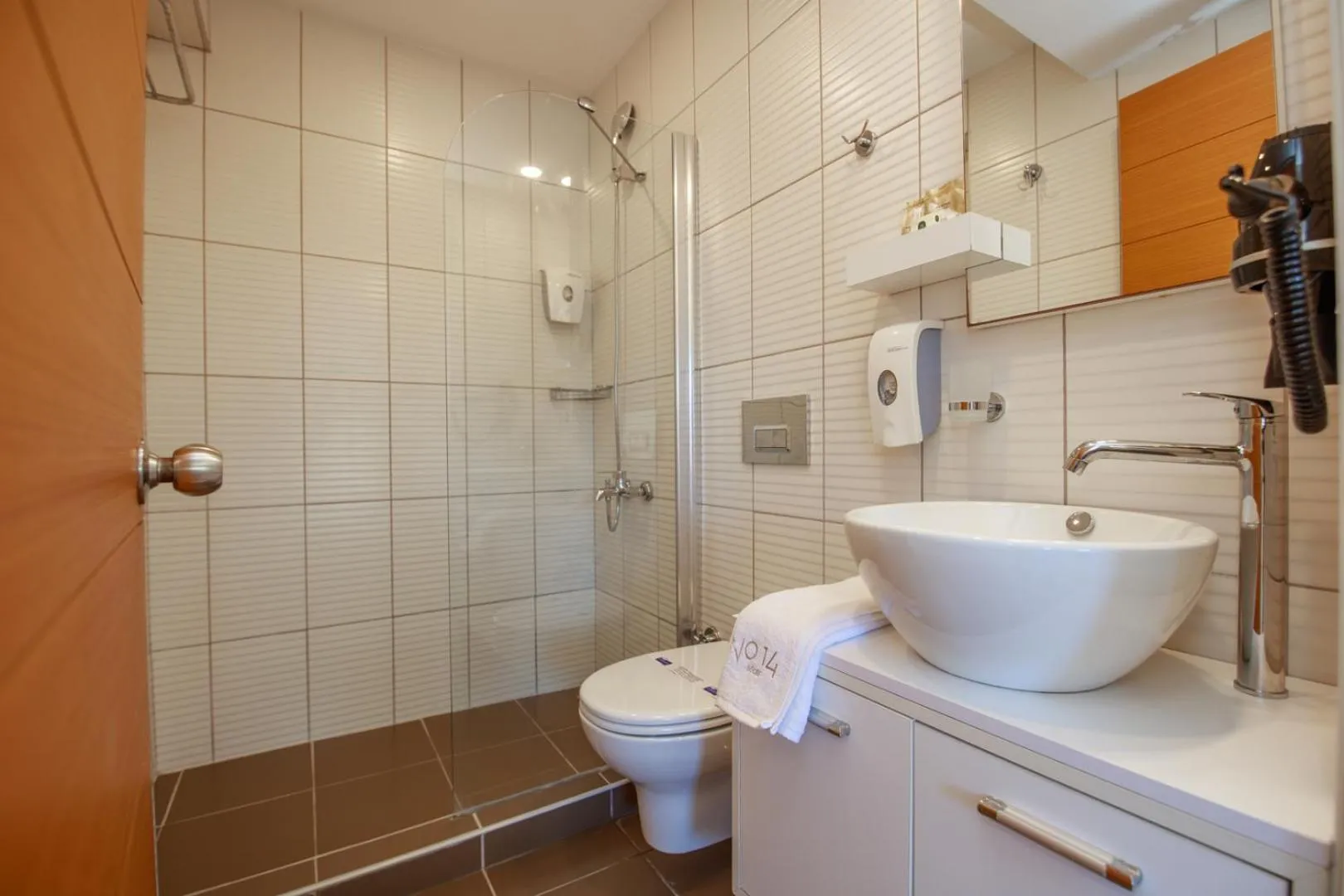 Shower in No 14 HOTEL GÖCEK