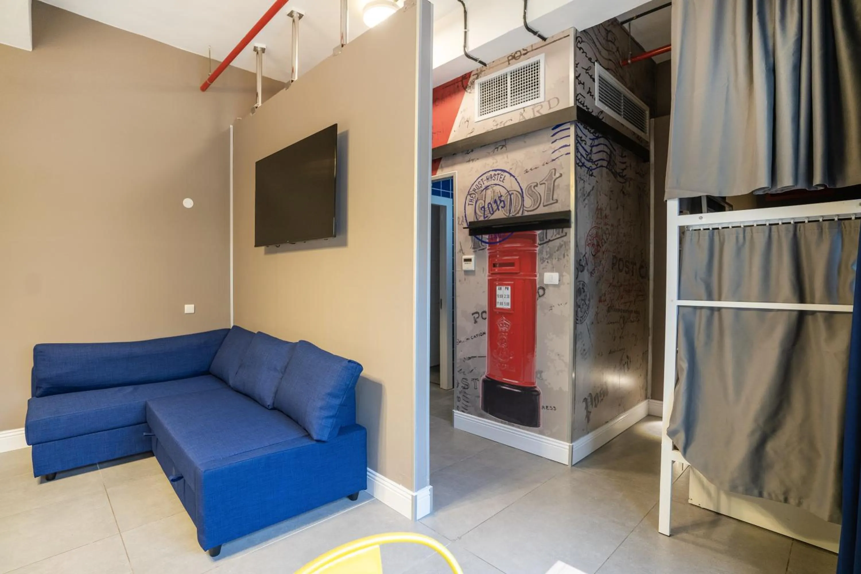 bunk bed in The Post Hostel Jerusalem