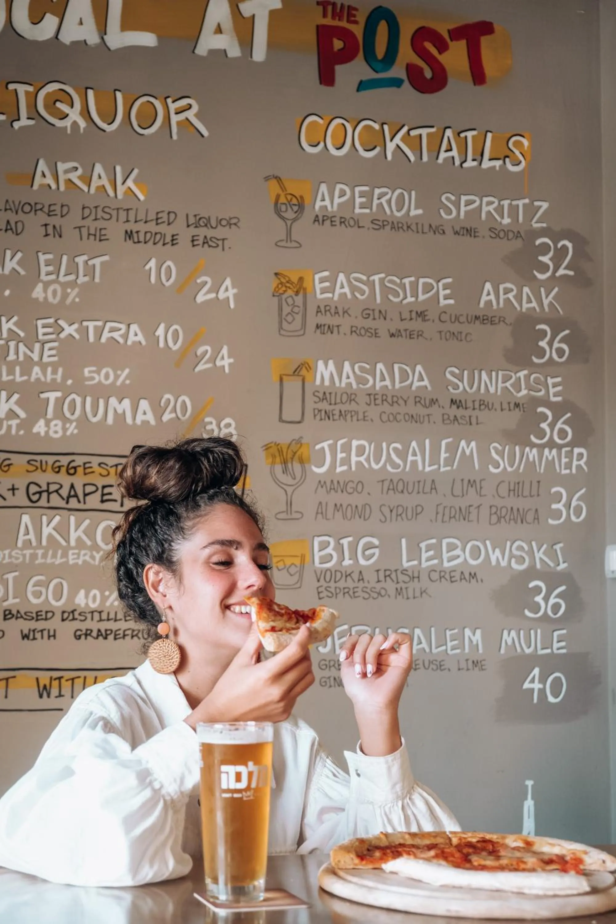 Lounge or bar in The Post Hostel Jerusalem