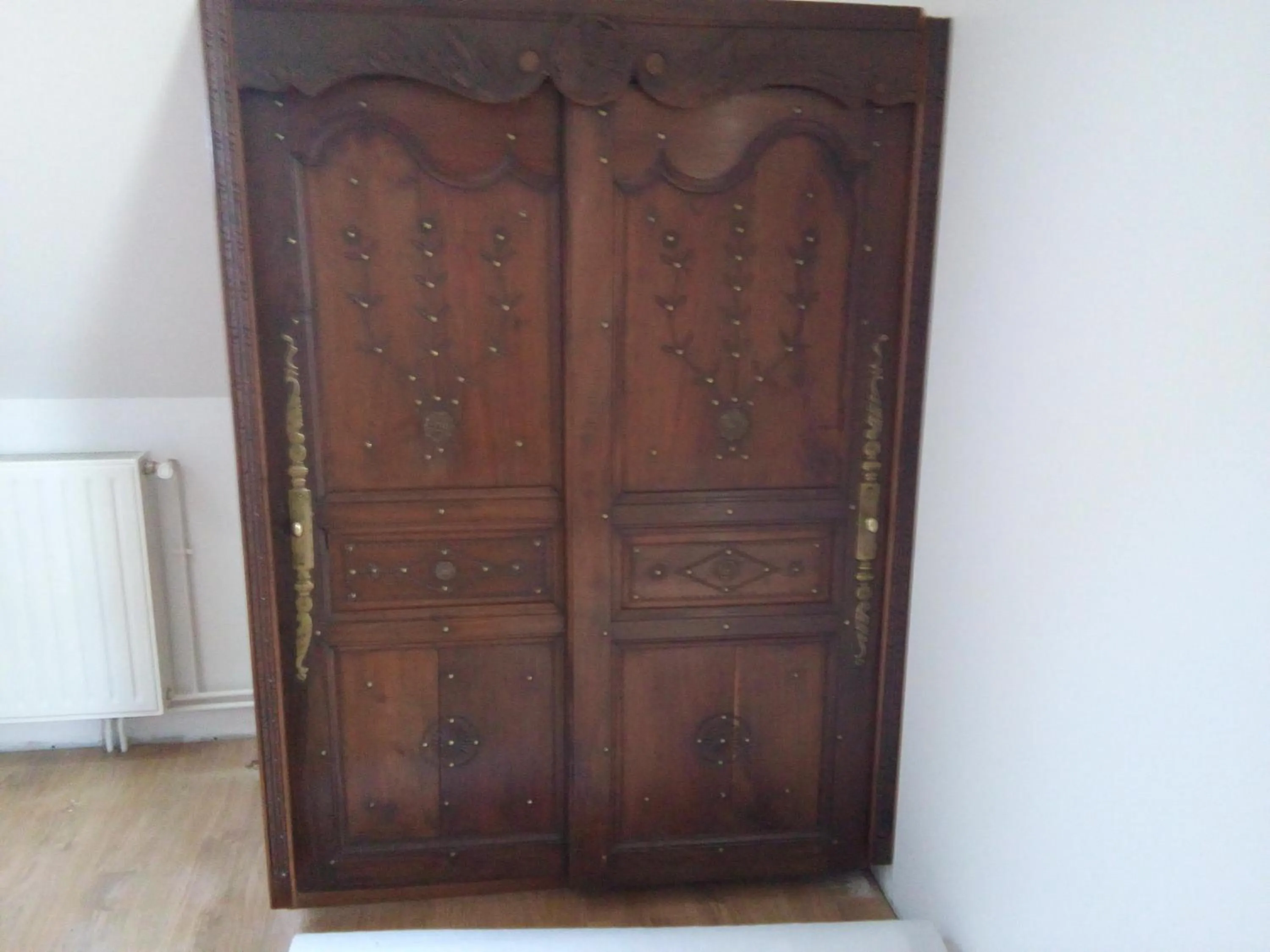 wardrobe in Ar-Gavotenn