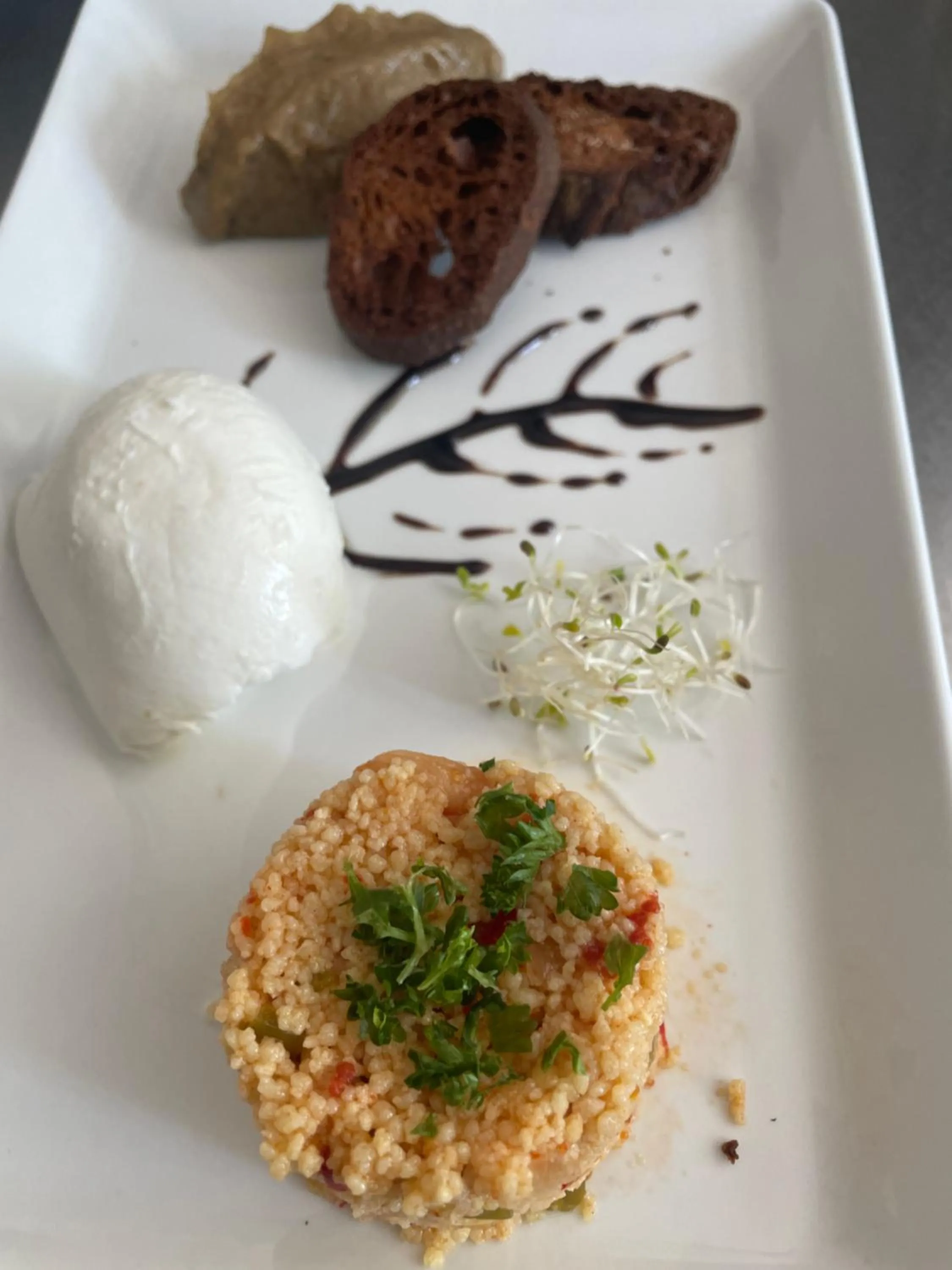 Restaurant/places to eat in Ar-Gavotenn