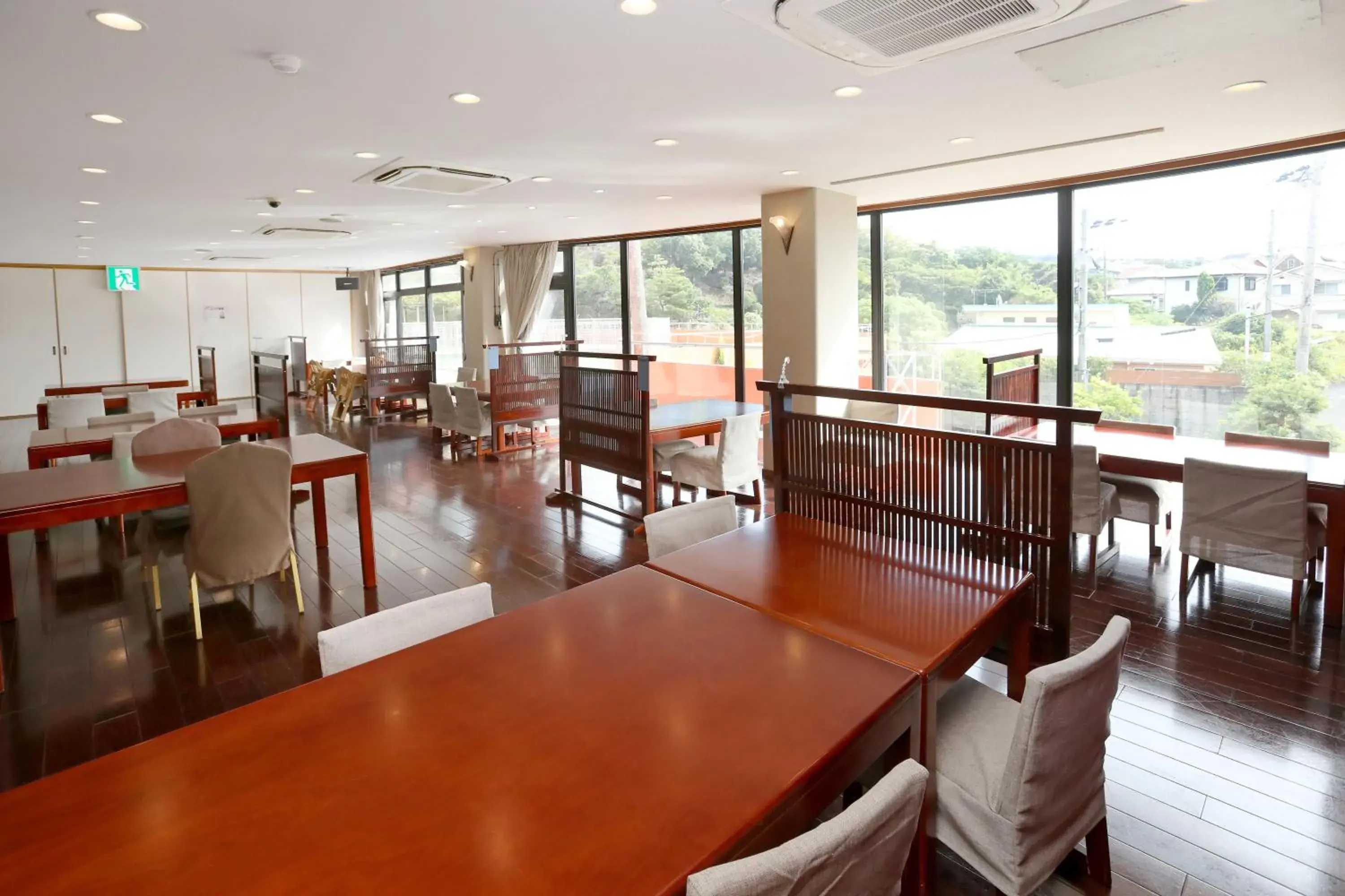 Restaurant/places to eat in Hotel Sunresort Shirahama Restaurant/places to eat in Hotel Sunresort Shirahama