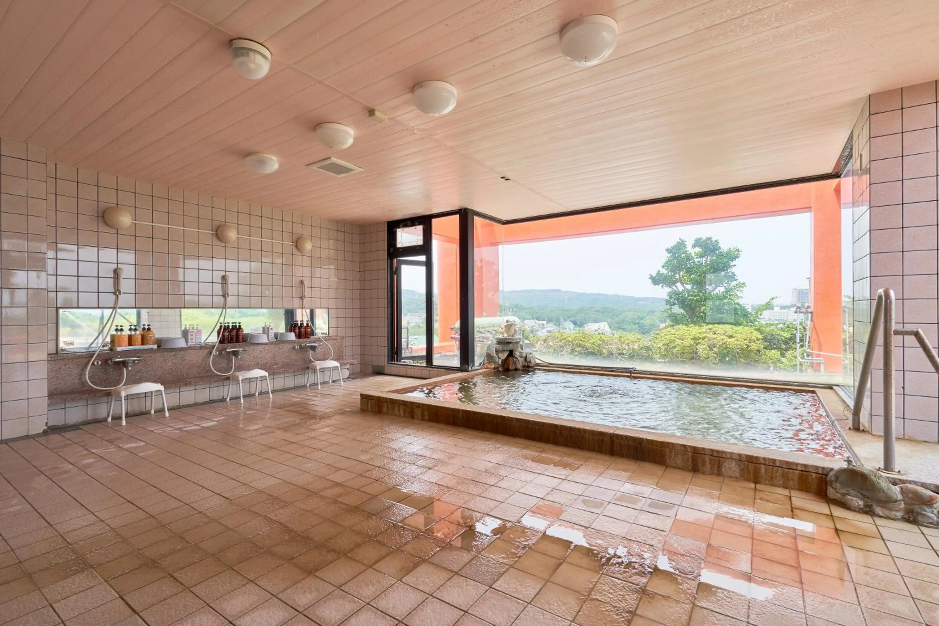 Hot Spring Bath in Hotel Sunresort Shirahama