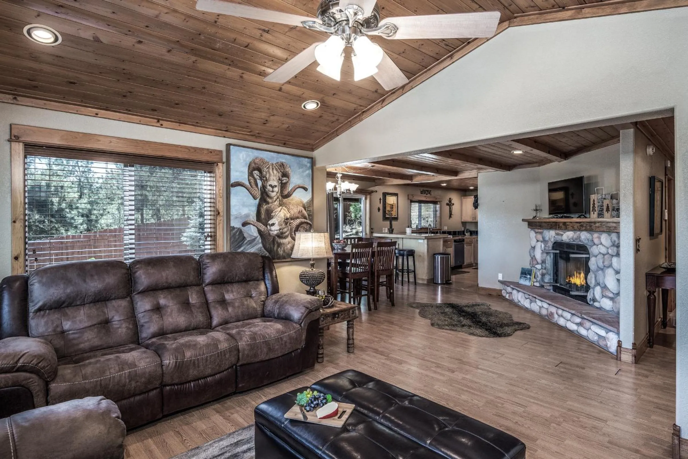 Double Elk Lodge