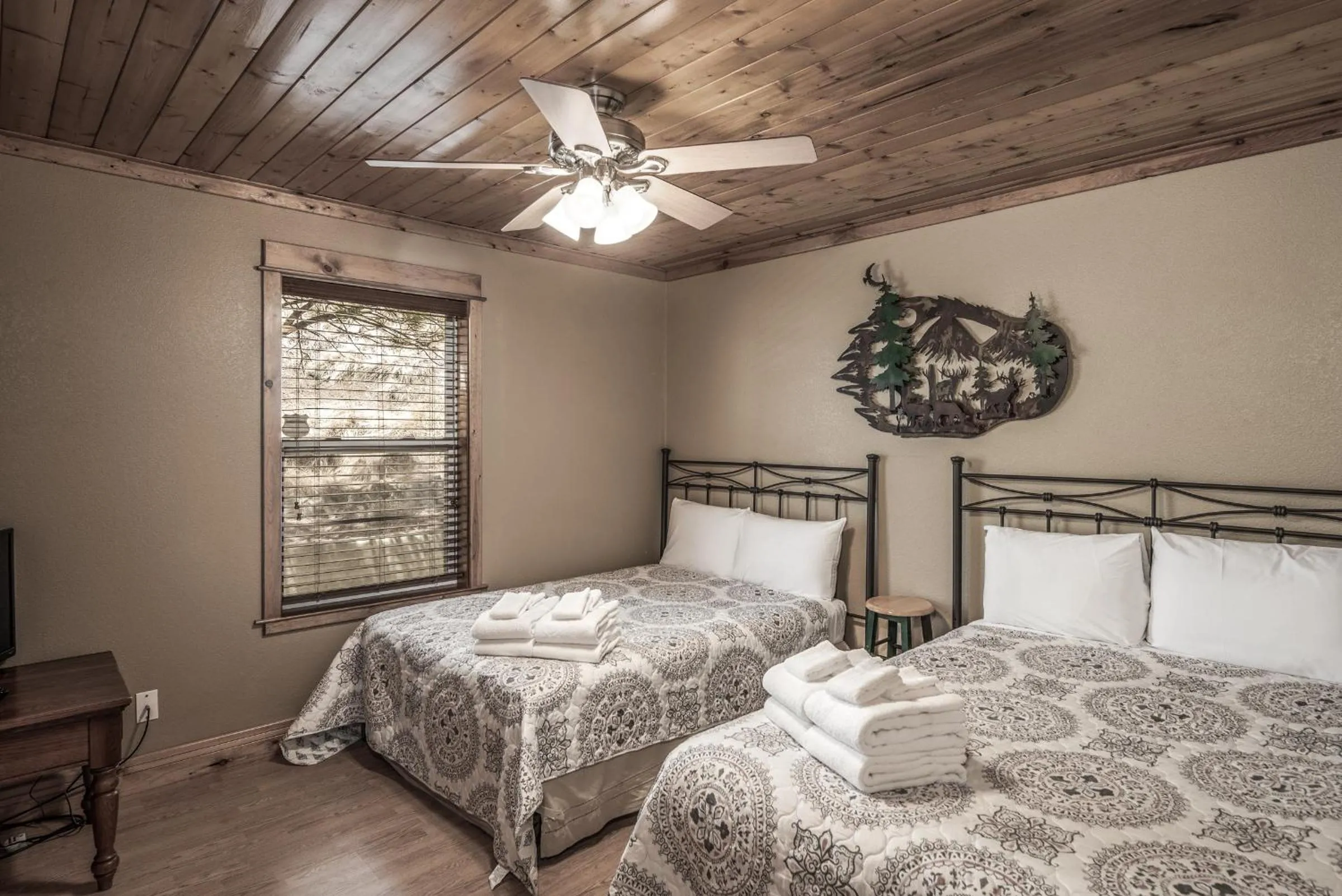 Bed in Double Elk Lodge