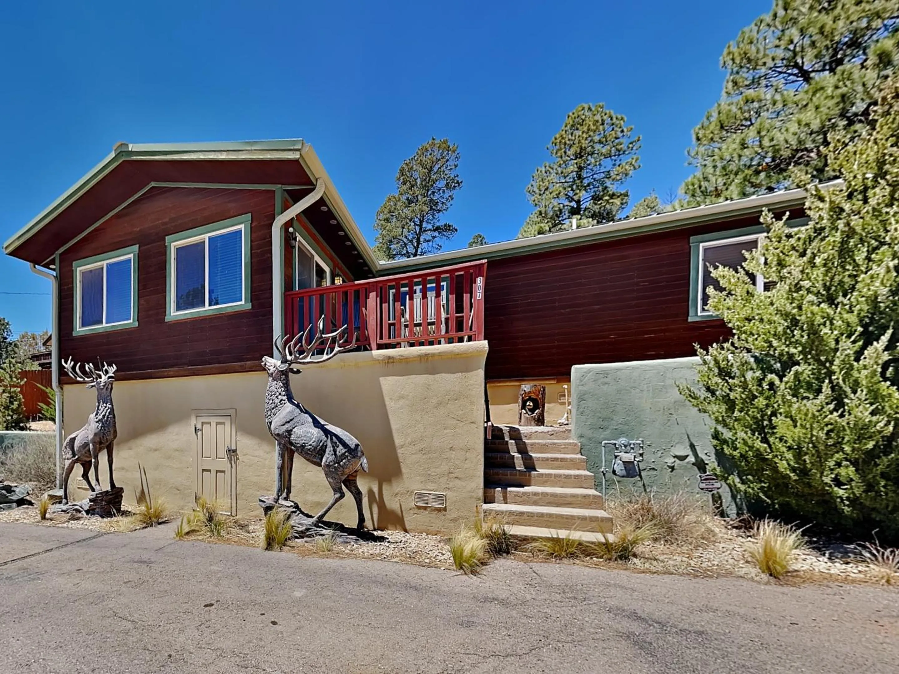 Double Elk Lodge