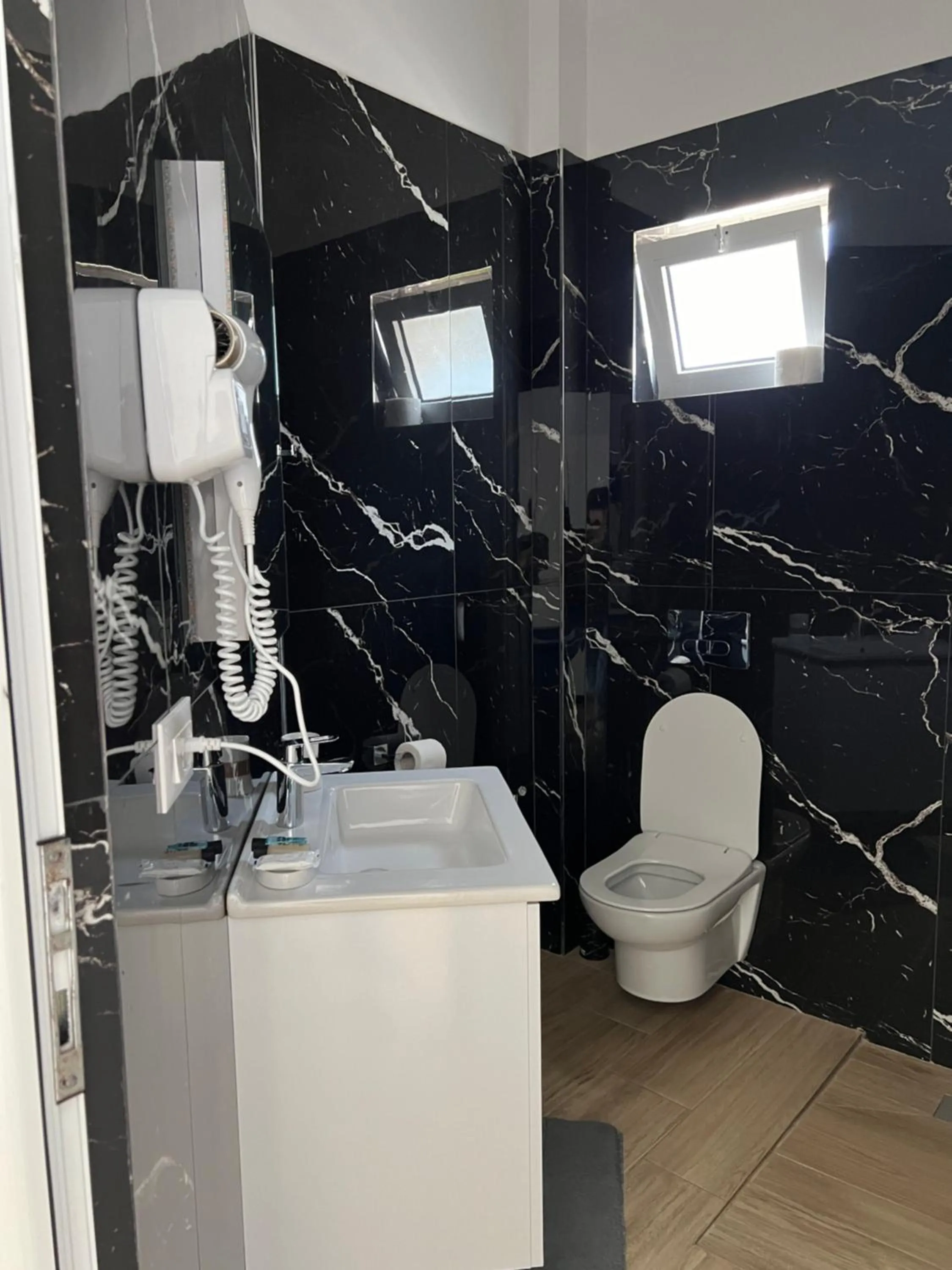 Shower in Hotel Real