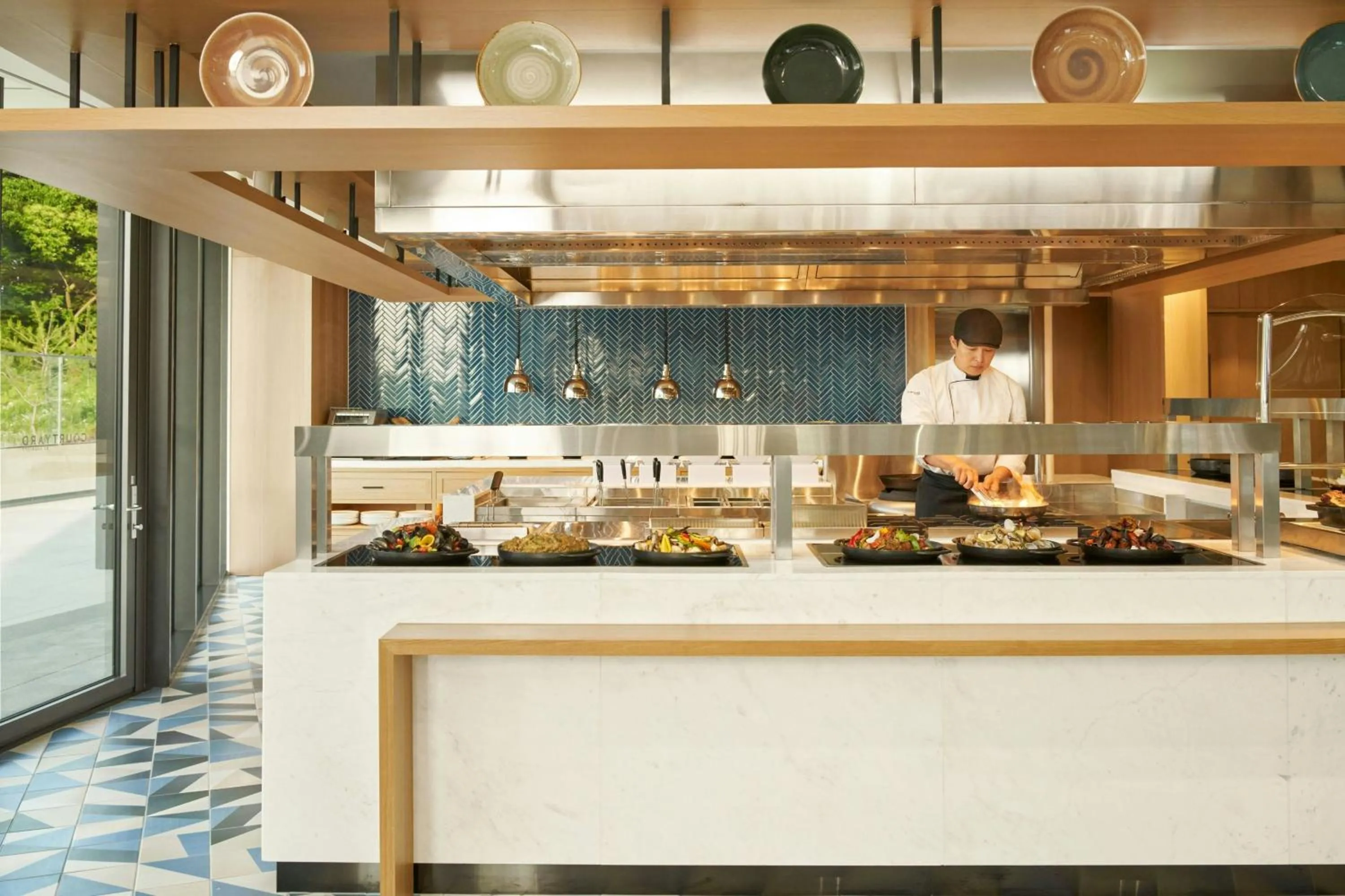 Kitchen or kitchenette in Courtyard by Marriott Pyeongtaek
