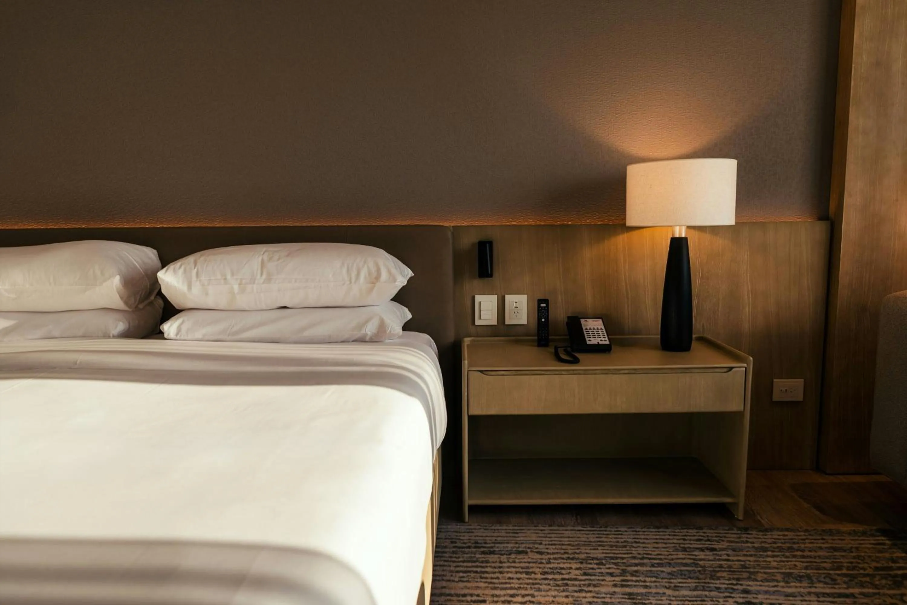 Photo of the whole room, Bed in Marriott Corrientes