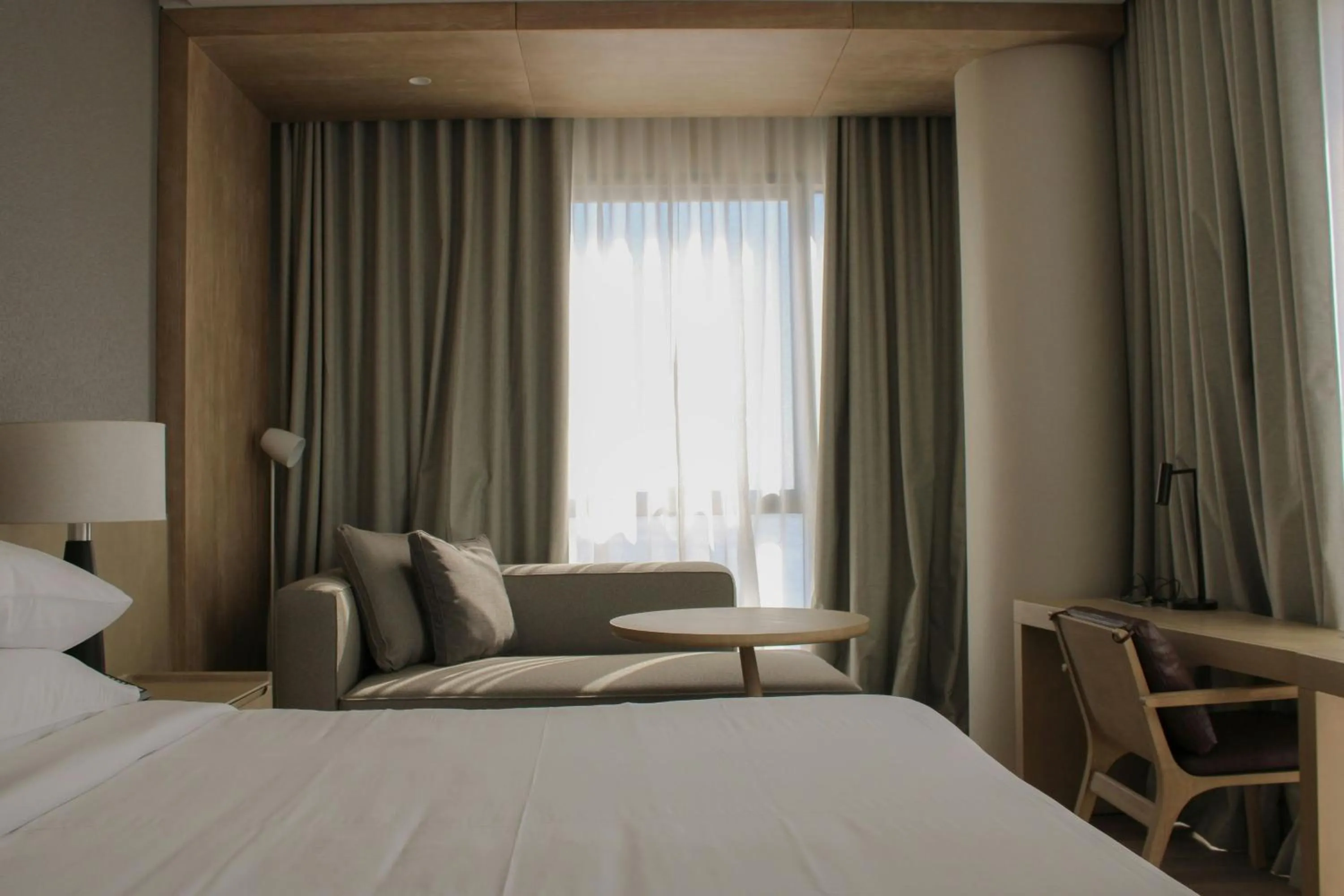 Photo of the whole room, Bed in Marriott Corrientes