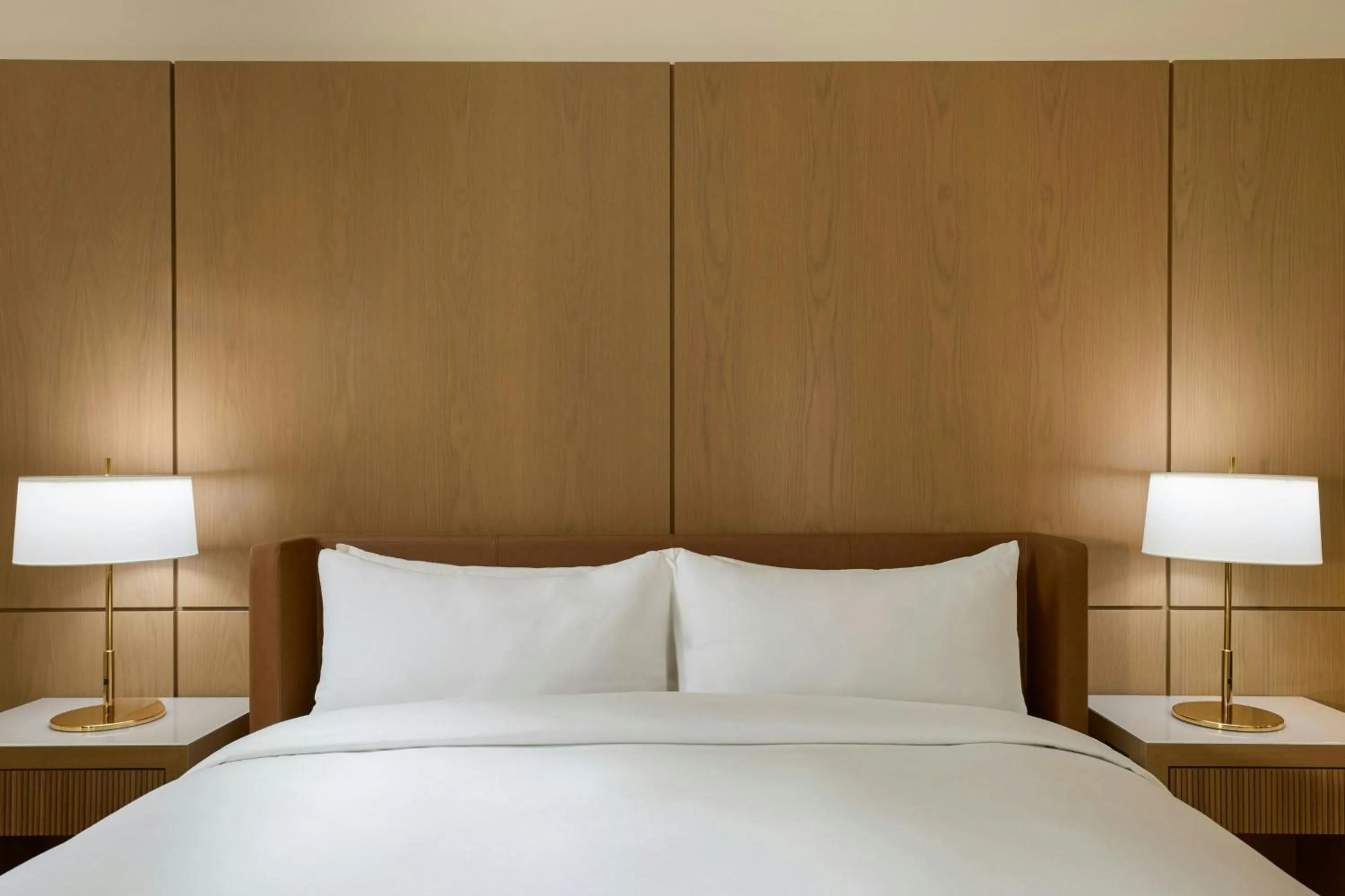 Photo of the whole room, Bed in JW Marriott Reston Station