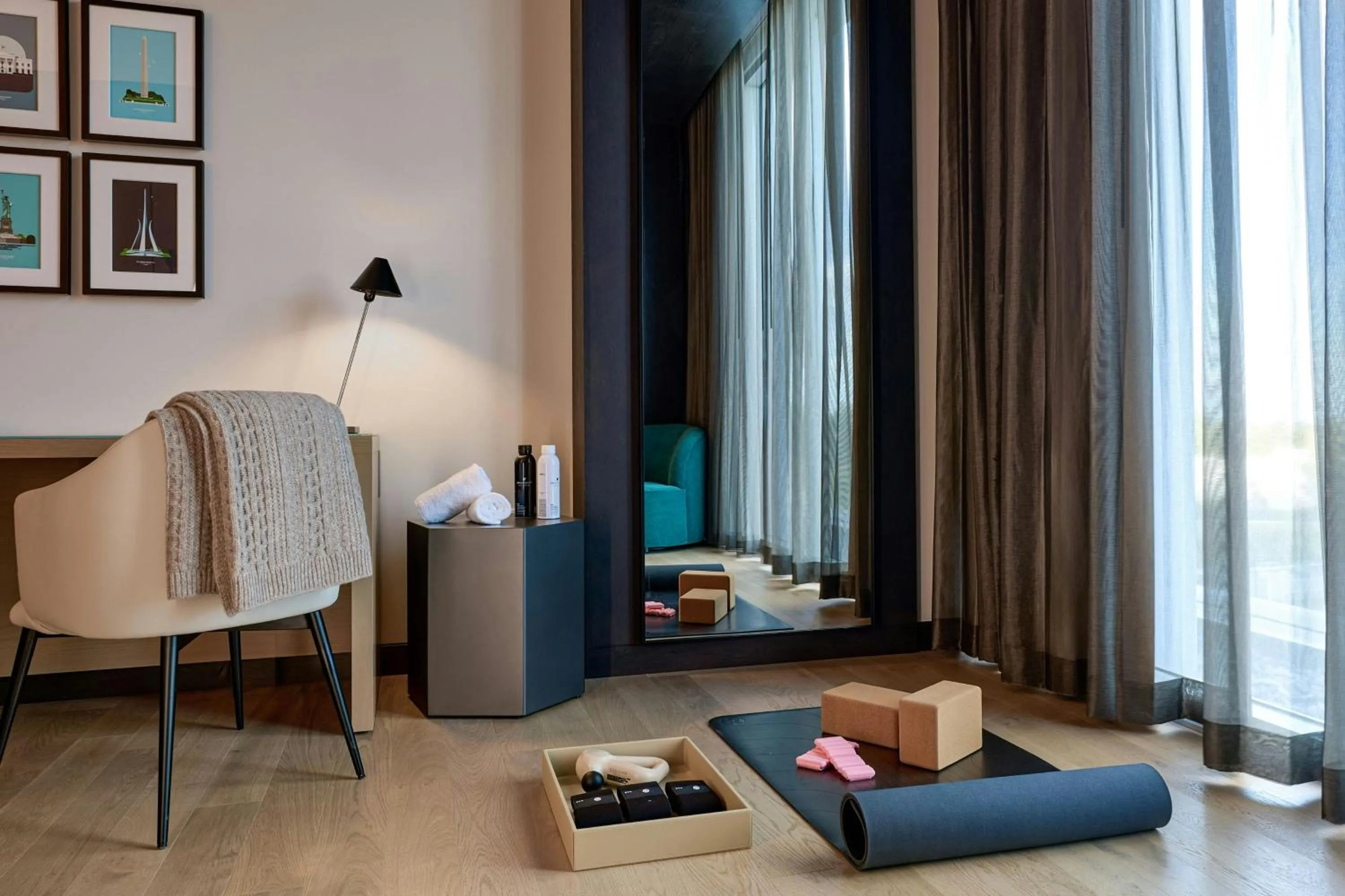 Photo of the whole room in JW Marriott Reston Station