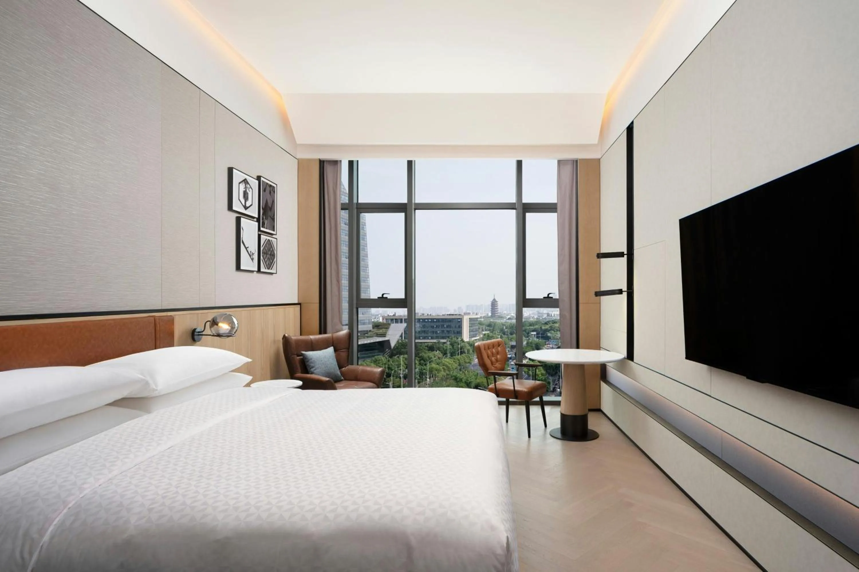 Photo of the whole room, Bed in Four Points by Sheraton Suzhou Gusu