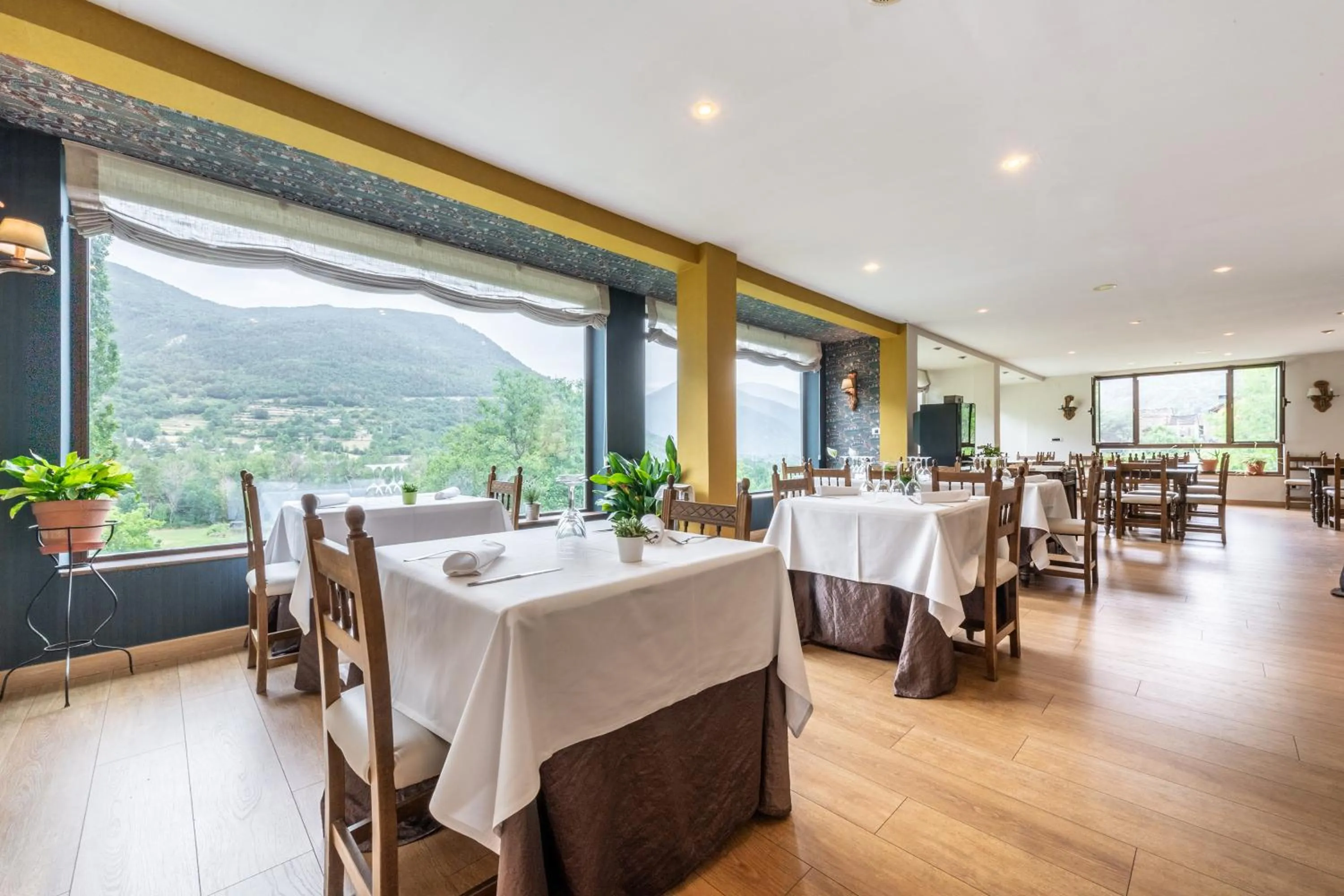 Restaurant/places to eat in Hotel de Montaña El Mirador