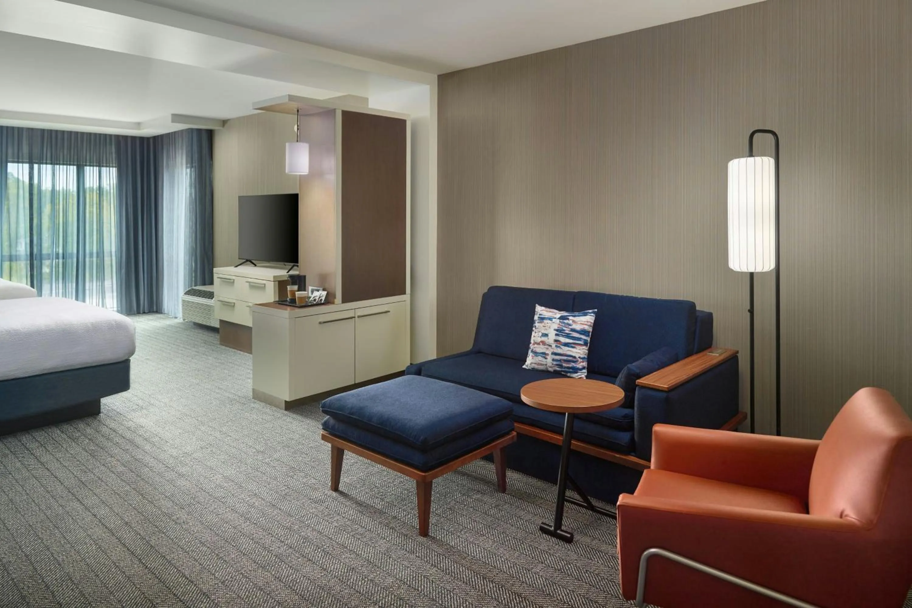 Photo of the whole room, Bed in Courtyard by Marriott Carrollton