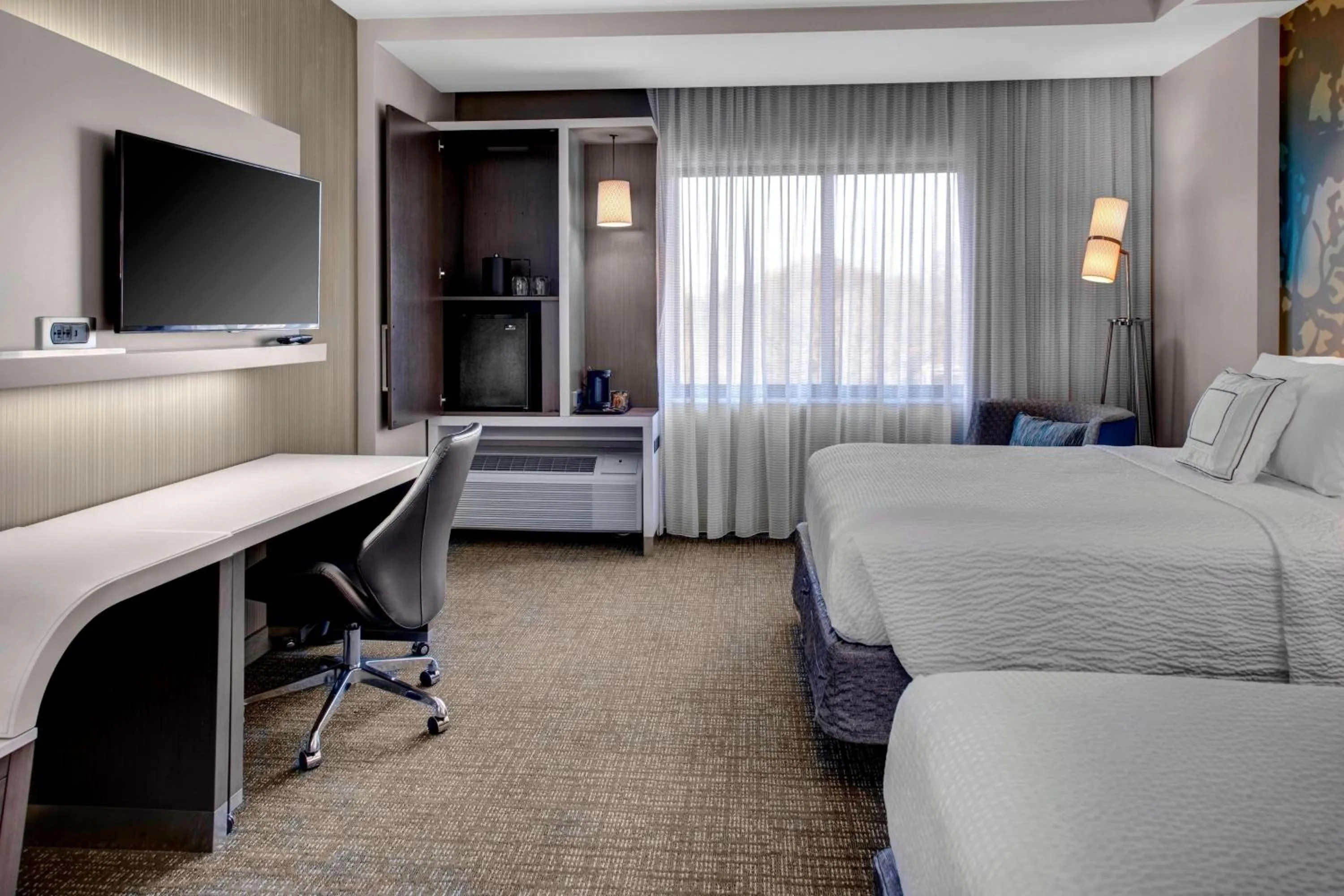 Photo of the whole room, Bed in Courtyard by Marriott Carrollton
