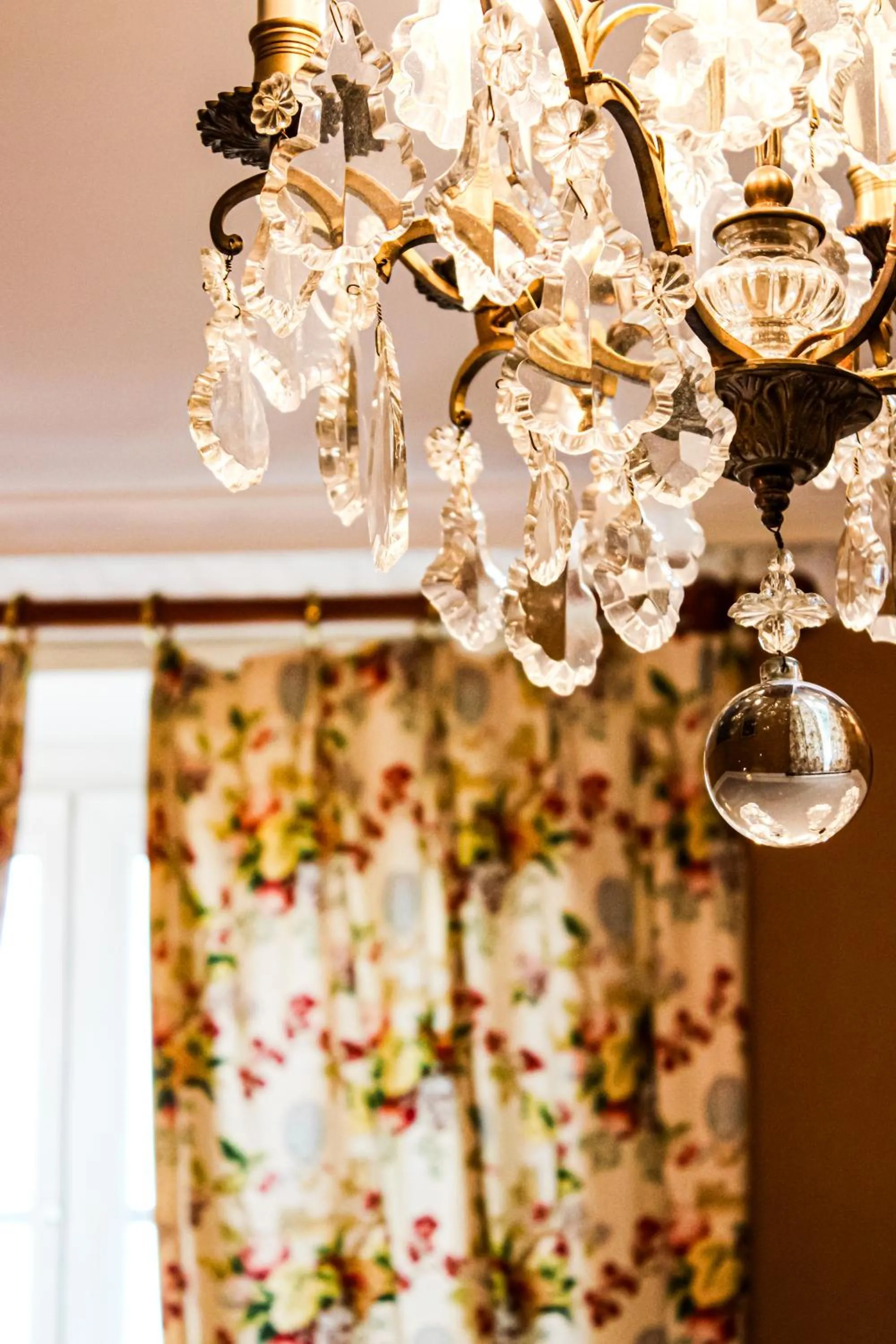 Bedroom in Hotel La Villa Fleurie