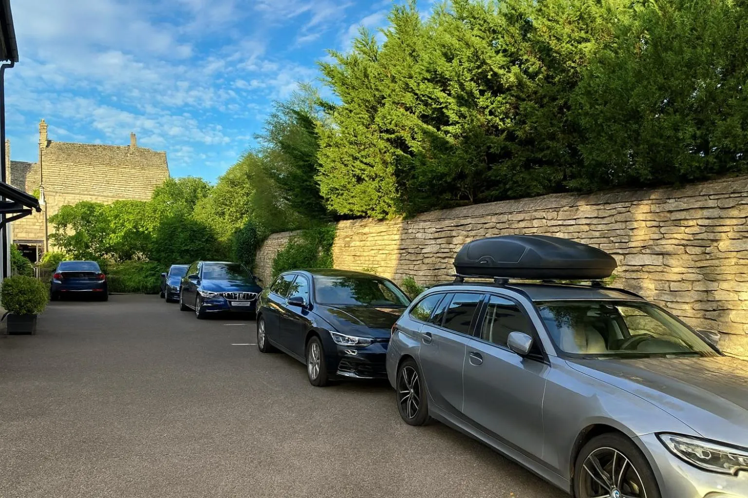 Parking in Hotel La Villa Fleurie