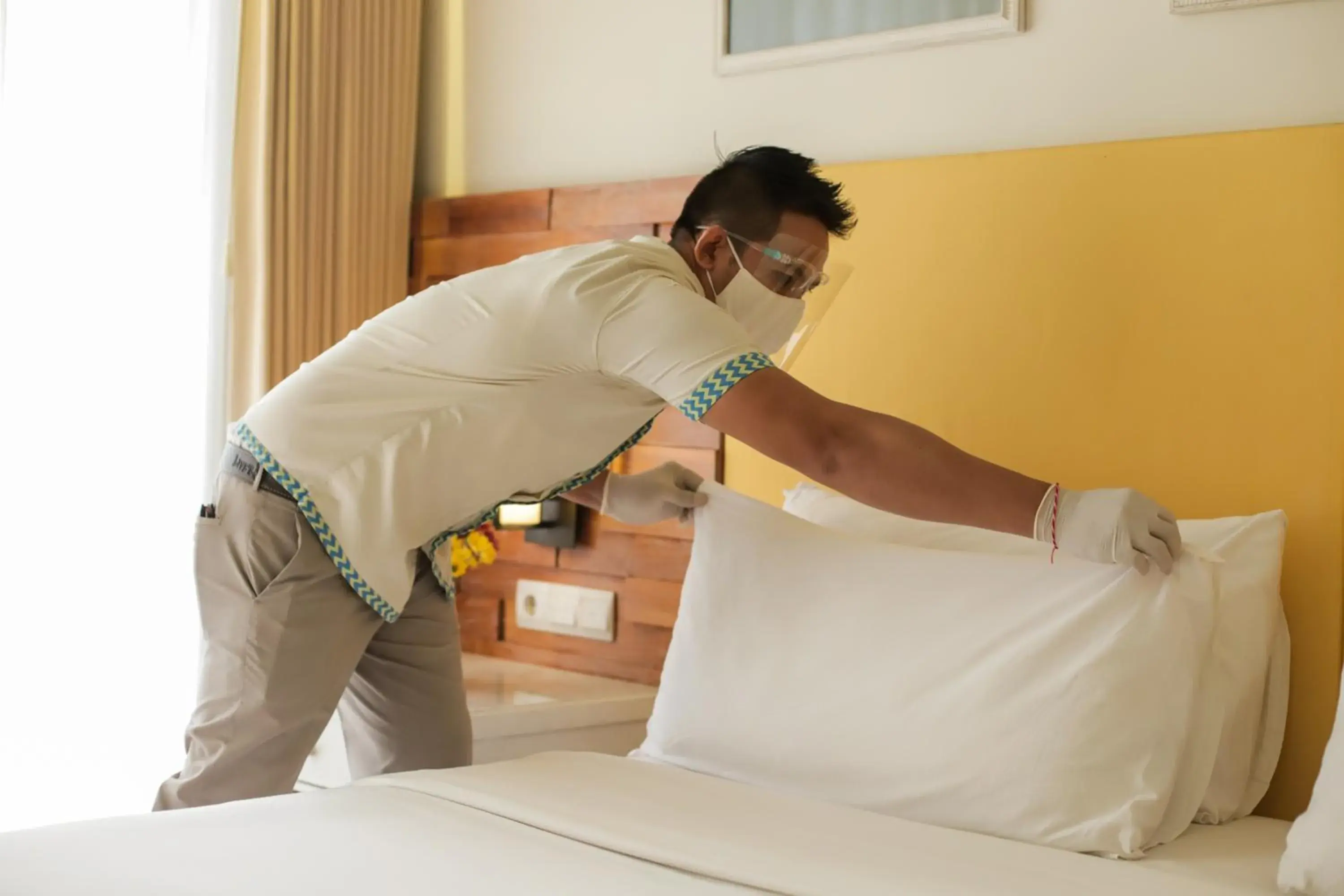 Staff, Bed in Bali Paragon Resort Hotel Staff, Bed in Bali Paragon Resort Hotel