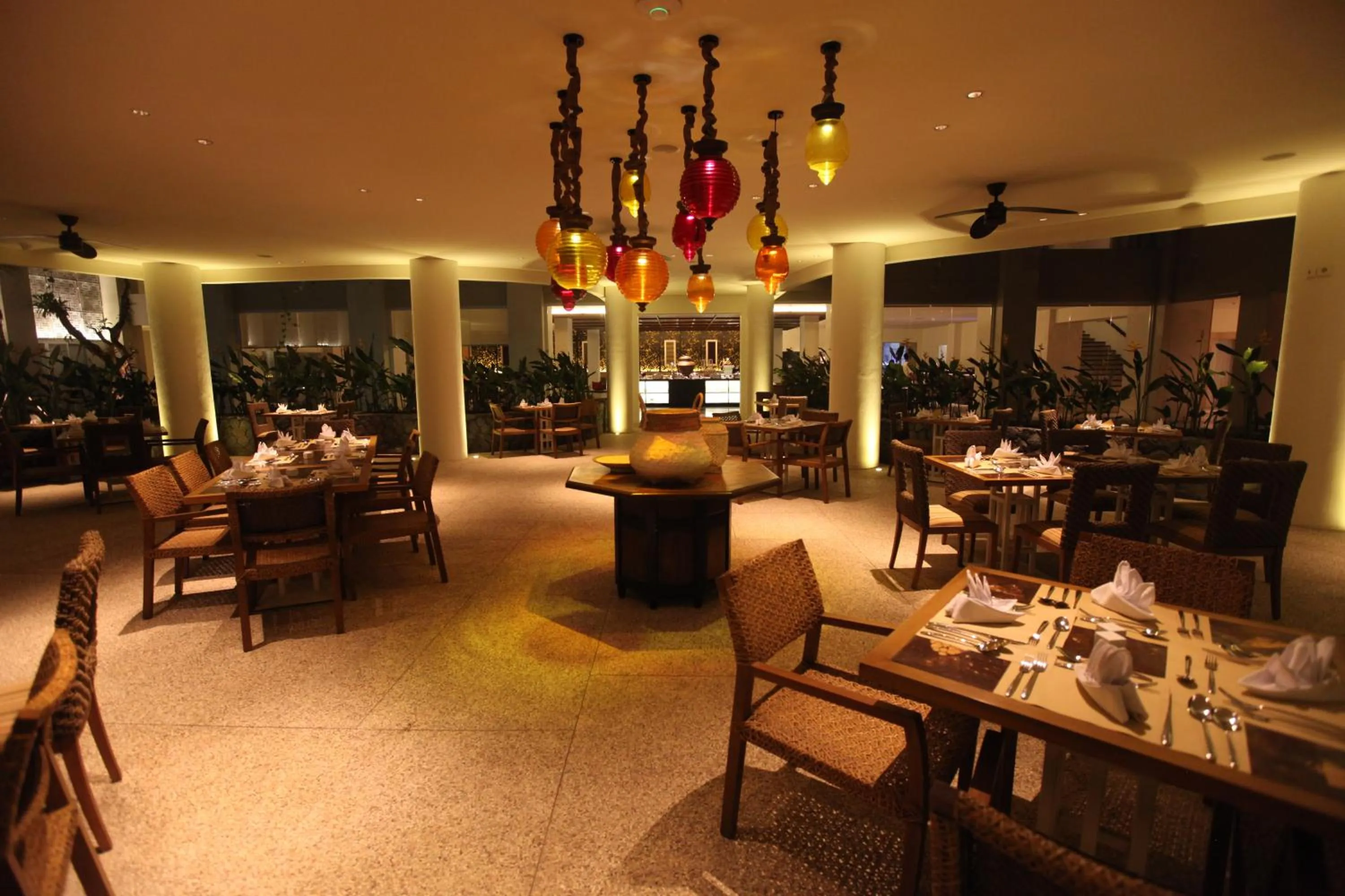 Restaurant/places to eat in Bali Paragon Resort Hotel